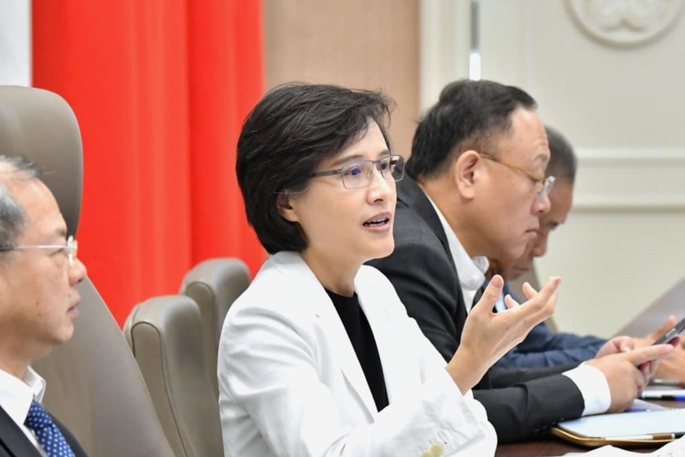 行政院副院長鄭麗君上週末再度前往華府,與美進行貿易談判。(翻攝鄭麗君臉書)