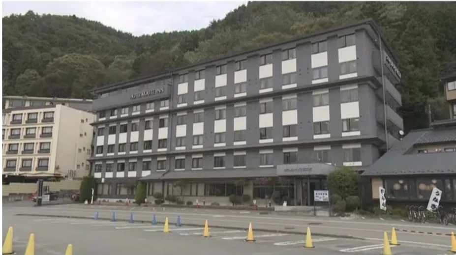 遭同團台女割頸慘死河口湖飯店!死者出發前「加價單人房」非併房 可樂旅行社低調回應了