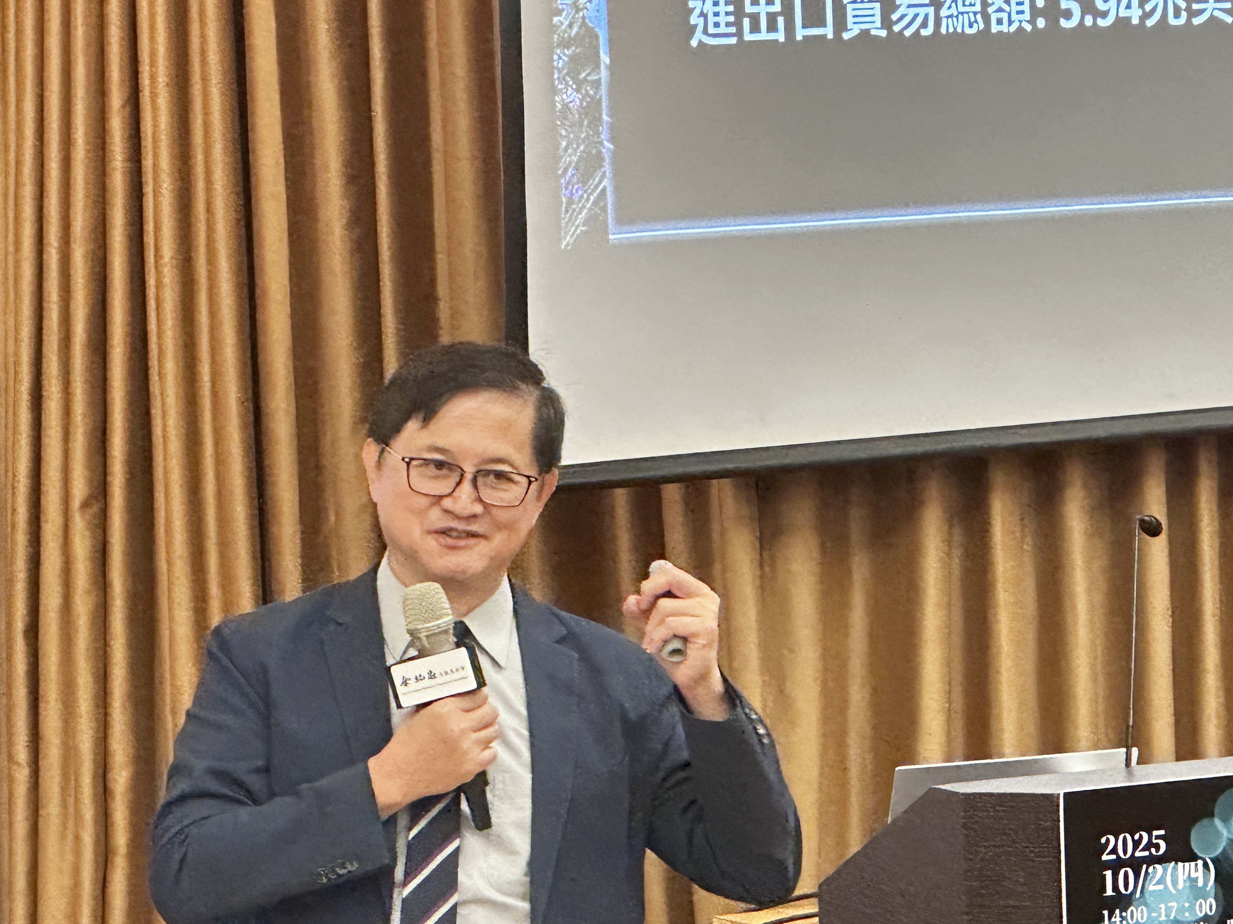 和碩集團董事長童子賢看好電動車的未來發展。