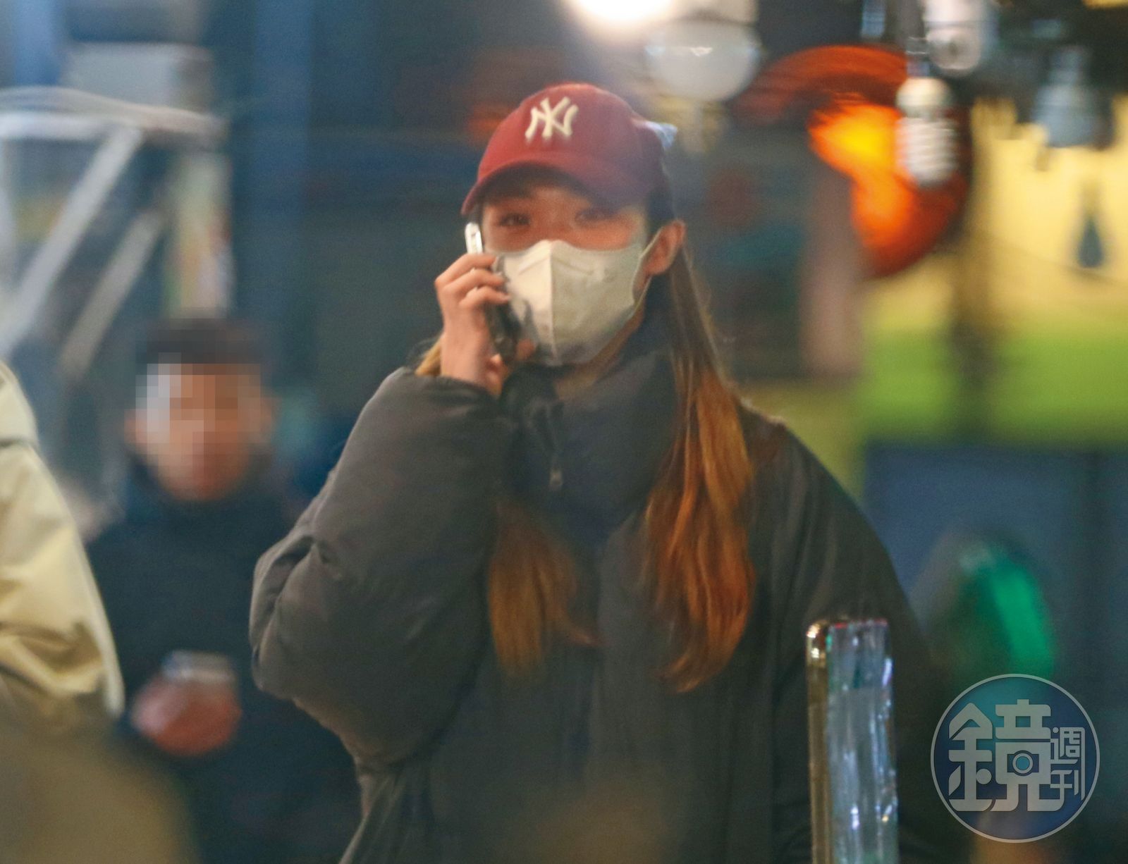 1月7日00：11，一家三口開車到基隆後，女兒陳琳便熟門熟路下車買生魚片