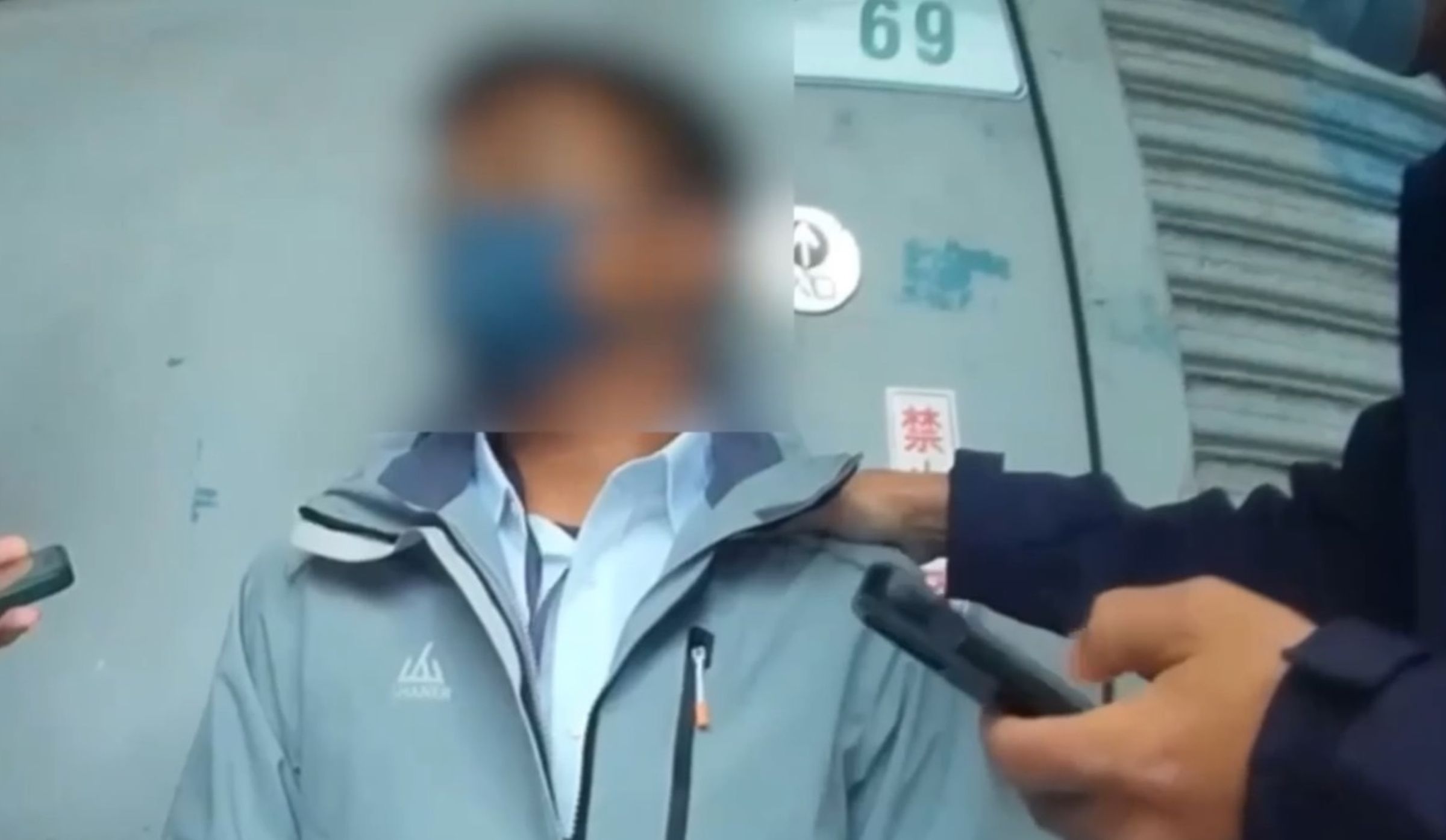 詐騙集團紀姓車手欲再騙取100萬元時被警方逮捕。(翻攝畫面)