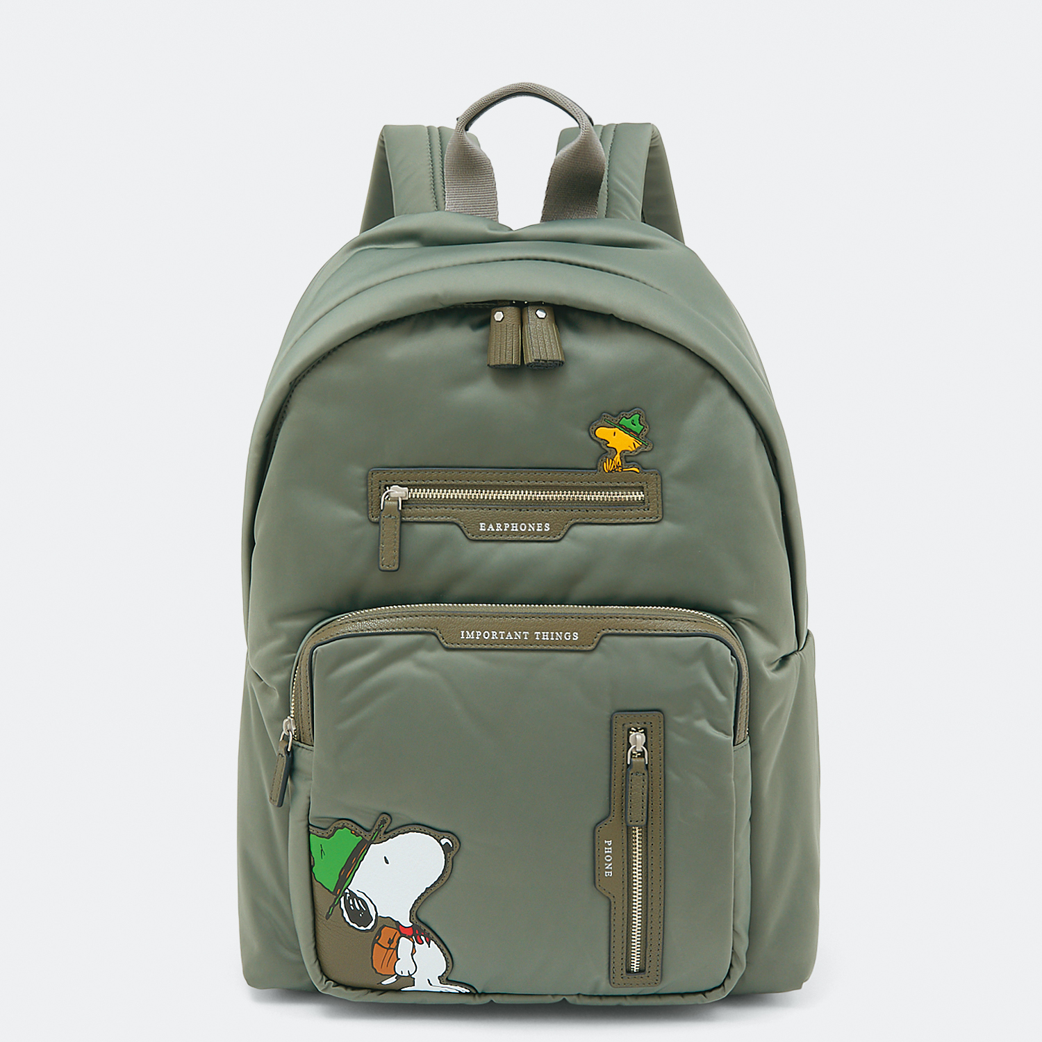 Snoopy尼龍包系列後背包。NT$29,580(CLUB DESIGNER提供)