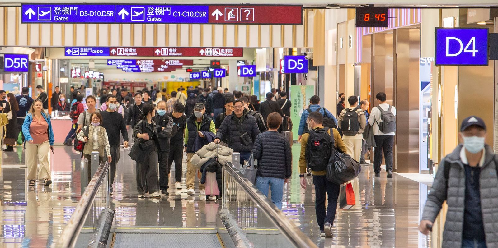 連假將湧入大量人潮，桃機提醒旅客提早3小時到機場報到。（桃機公司提供）