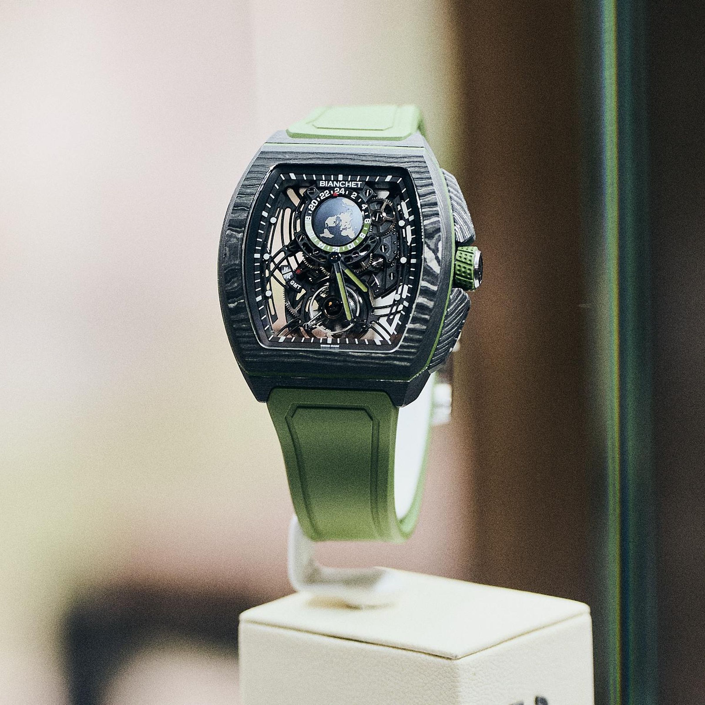 BIANCHET_B1.618 SPORT GMT 二地時區飛行陀飛輪_建議售價$2,960,000