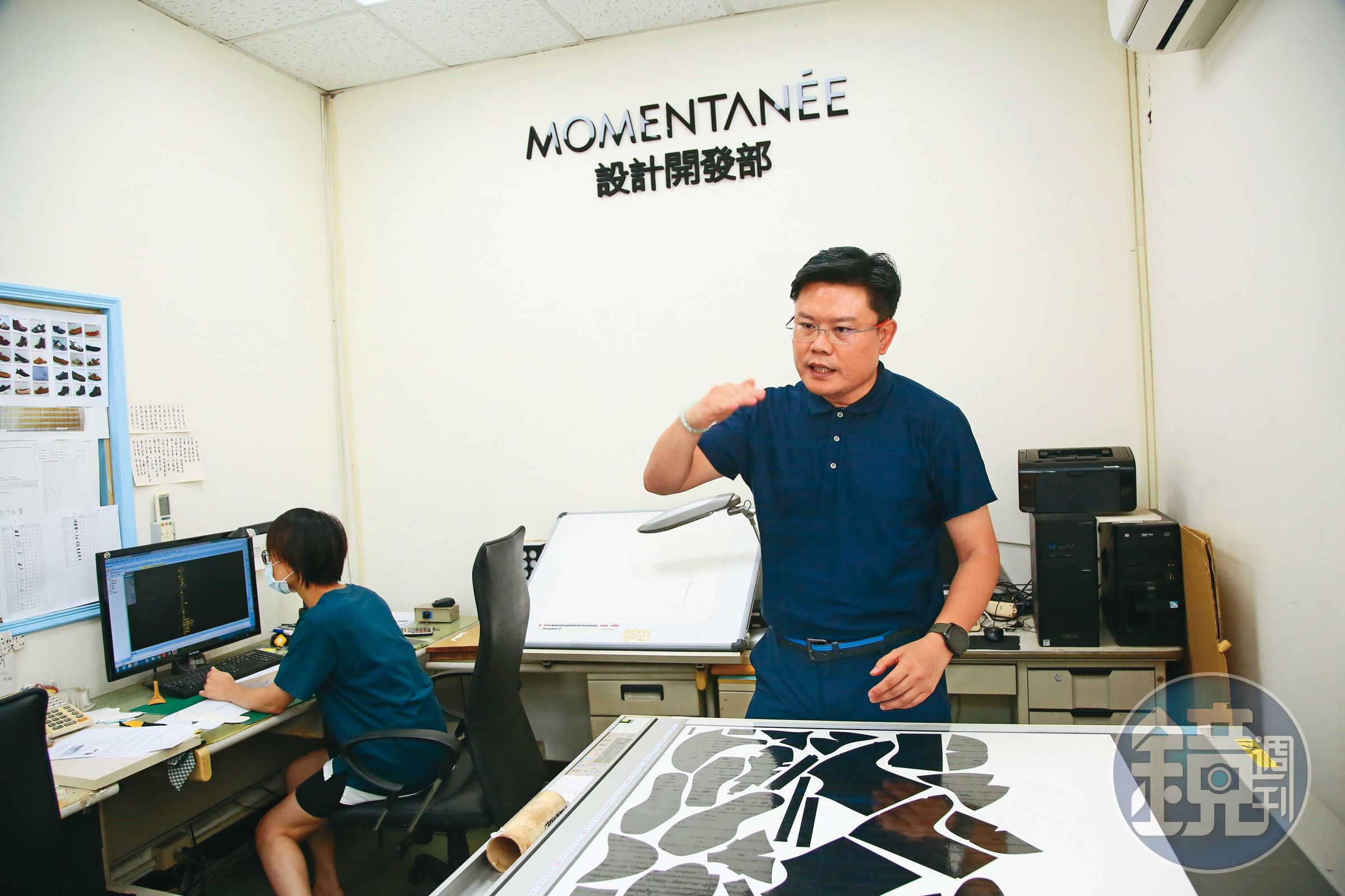 林義順陸續引進智慧製程，部分鞋子開版以電腦設計，機器切割版型。