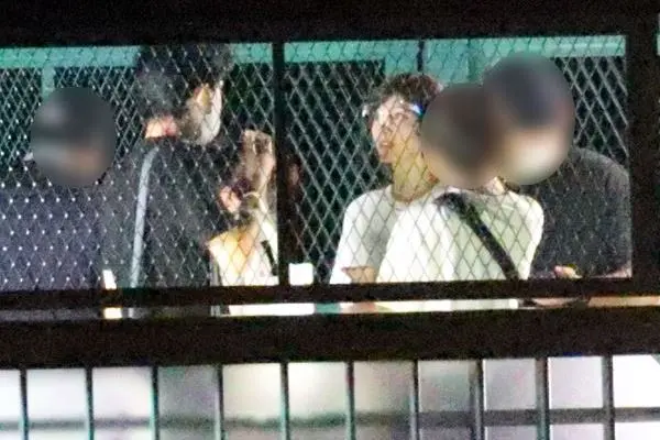 日媒曾經直擊柏原崇陪內田有紀上工。(翻攝網路)