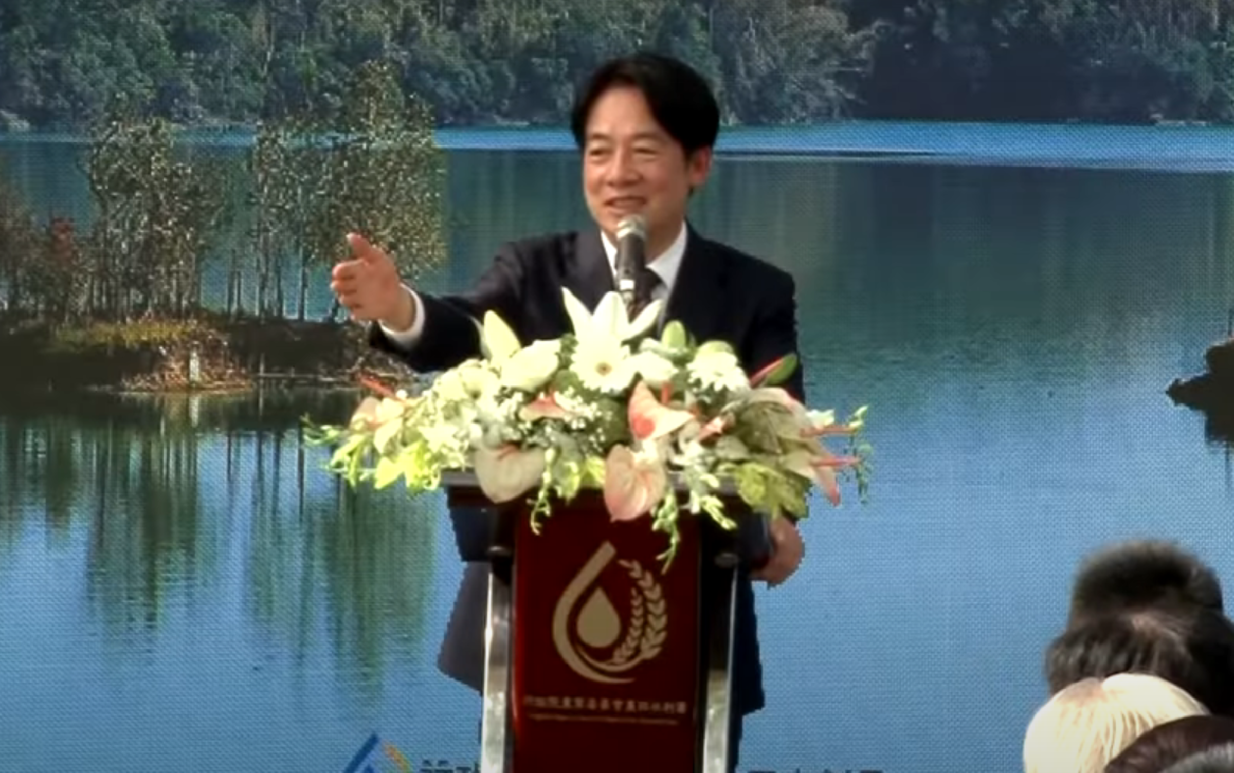 賴清德今出席八田與一逝世82週年追思紀念會。（翻攝《鏡新聞》畫面）