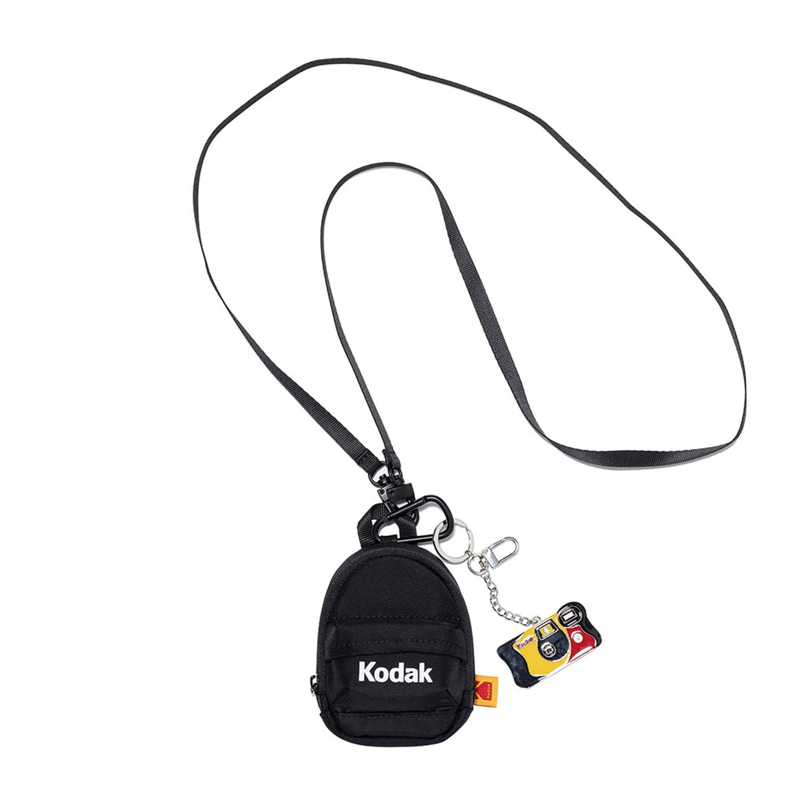 FunSaver底片相機鑰匙圈造型小包。NT$1,499（KODAK APPAREL提供）