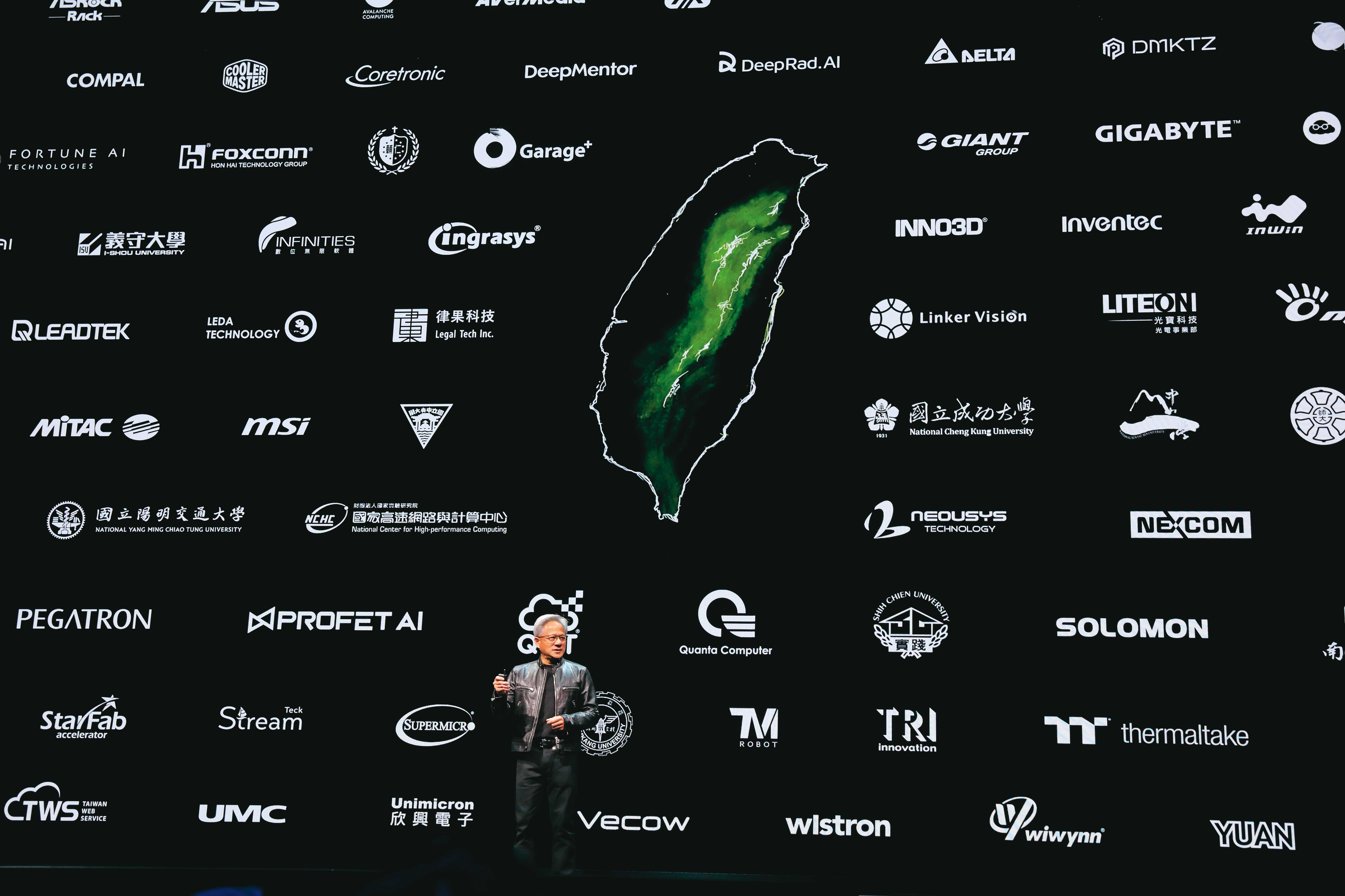 輝達創辦人黃仁勳於台大演講時，點名台灣供應鏈與輝達的合作關係非常緊密。