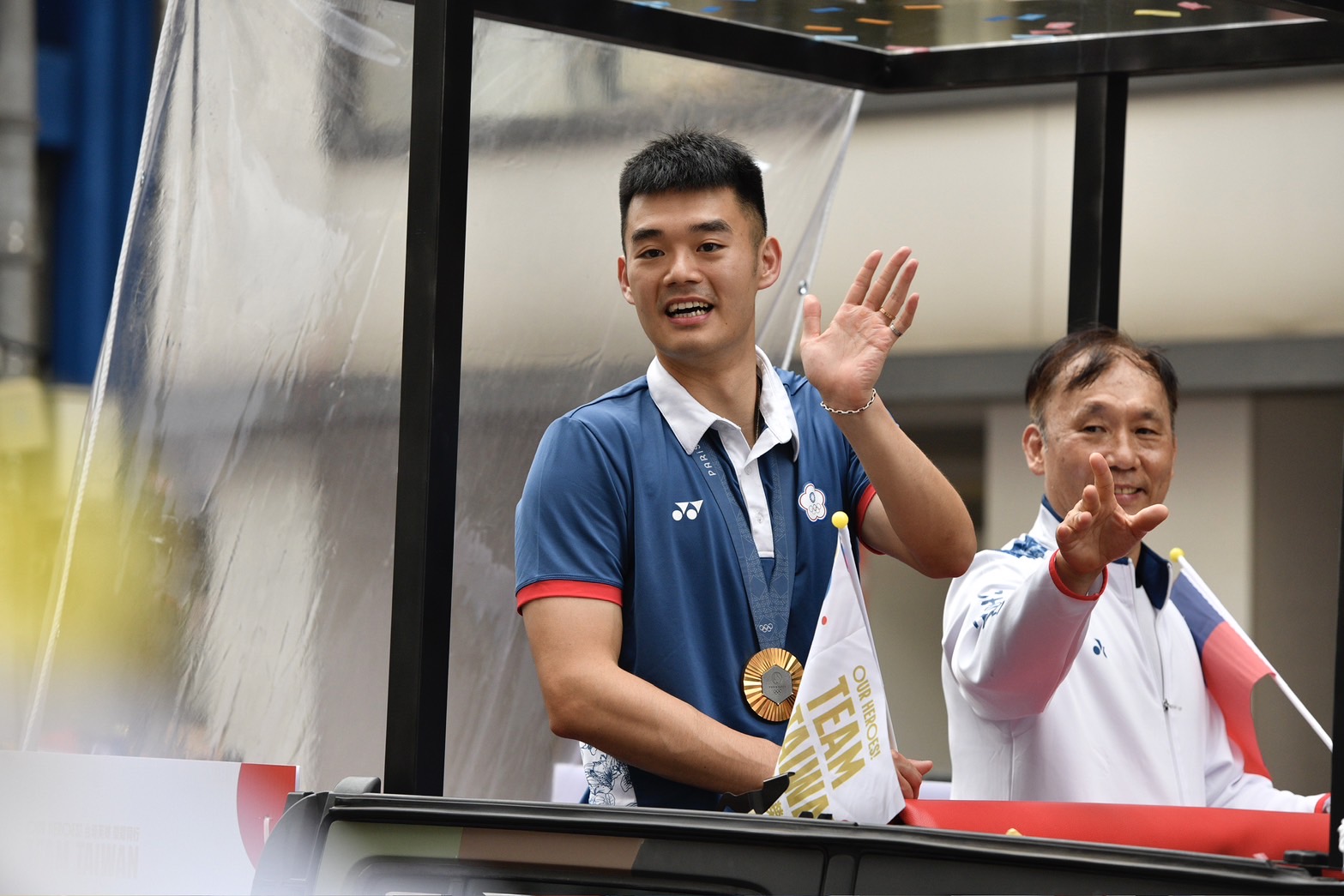 王齊麟今天出席「Our Heroes！Team Taiwan 台灣英雄，榮耀同行」，大批民眾興奮迎接。