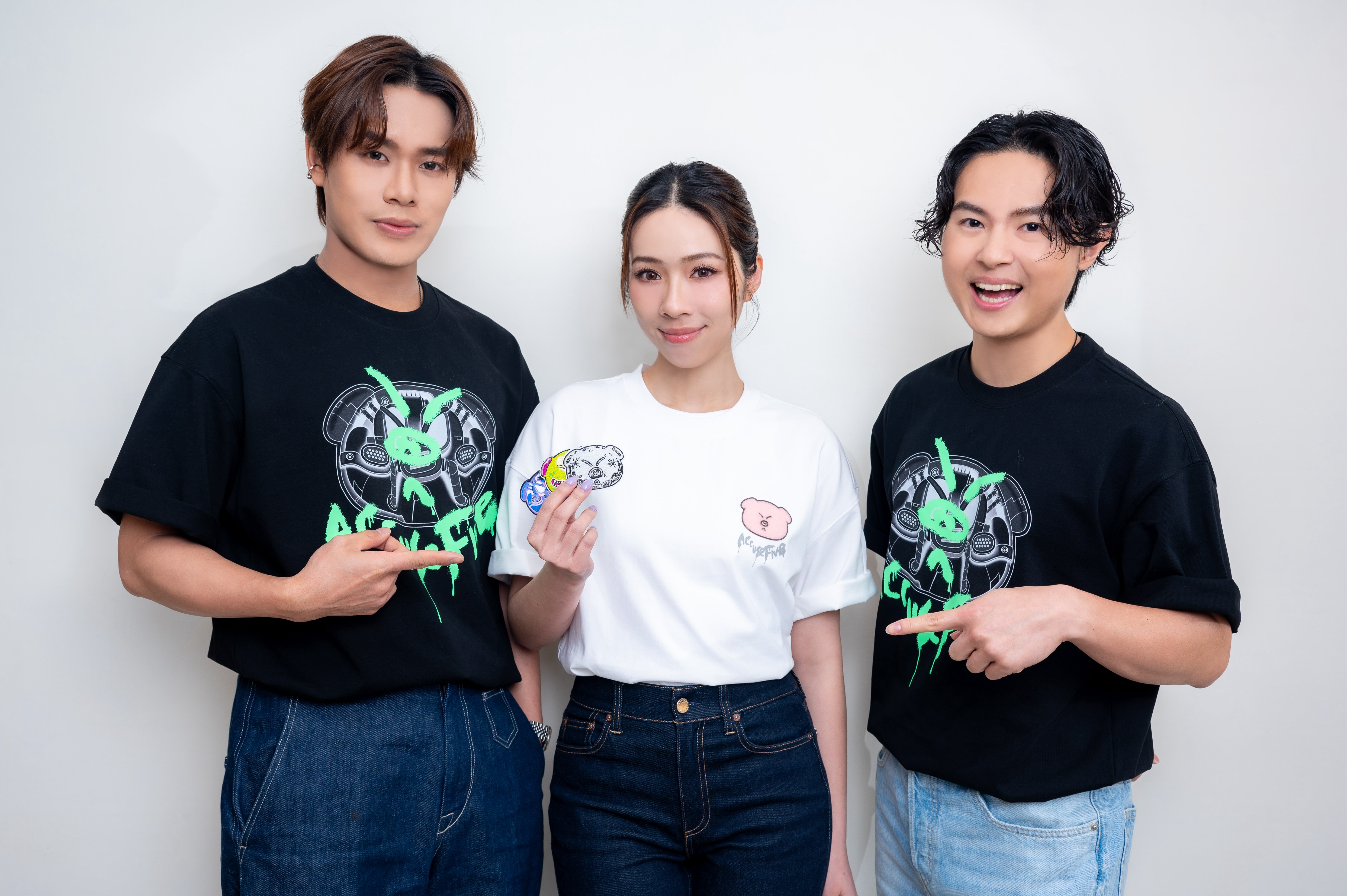 告五人演唱會推出八款全新周邊,成員們親自參與設計喔。(相信音樂提供)