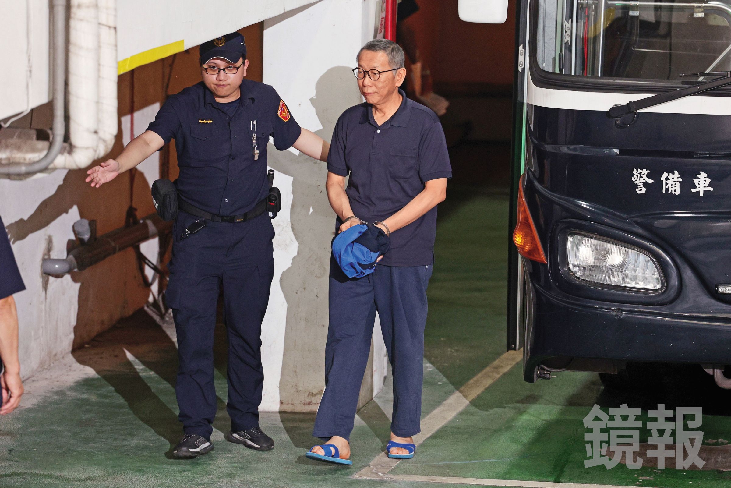柯文哲親筆交辦京華城案及在市長室收現金等鐵證在法庭呈現後，柯營改以政治力及群眾運動施壓司法。（鏡報林煒凱）