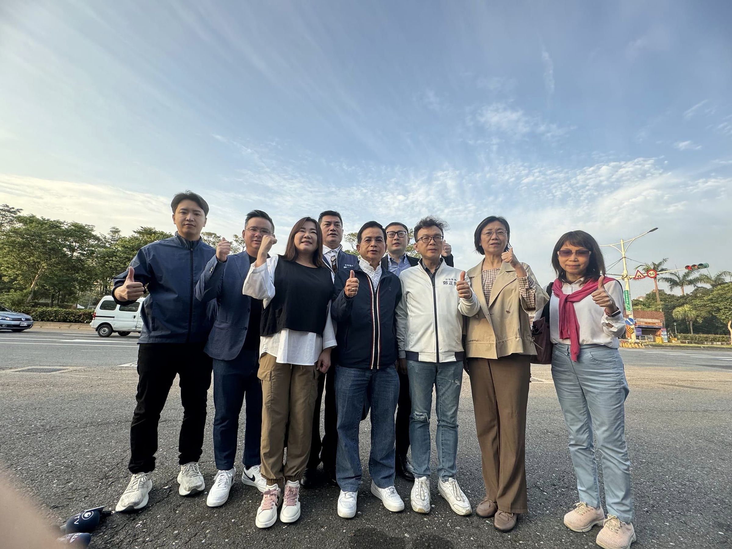 馬文君今率領藍白立委出發前往太平島考察。(翻攝自賴士葆臉書)
