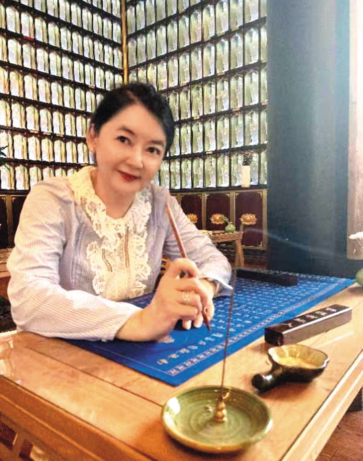 胡慧中奔波賣屋救行賄被判刑的老公何志平。（胡慧中微博）