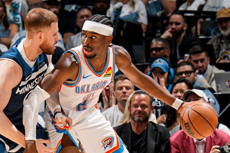 雷霆以128比126險勝灰狼,季後賽西決系列賽取得3比1聽牌。(翻攝自X@okcthunder)