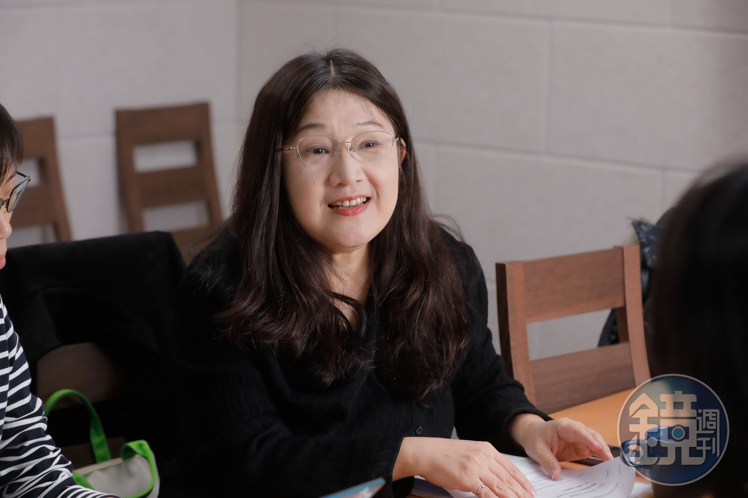 兒少中心主任林瓊芬開設工作坊,找來專家傳授與兒少工作的專業知識。