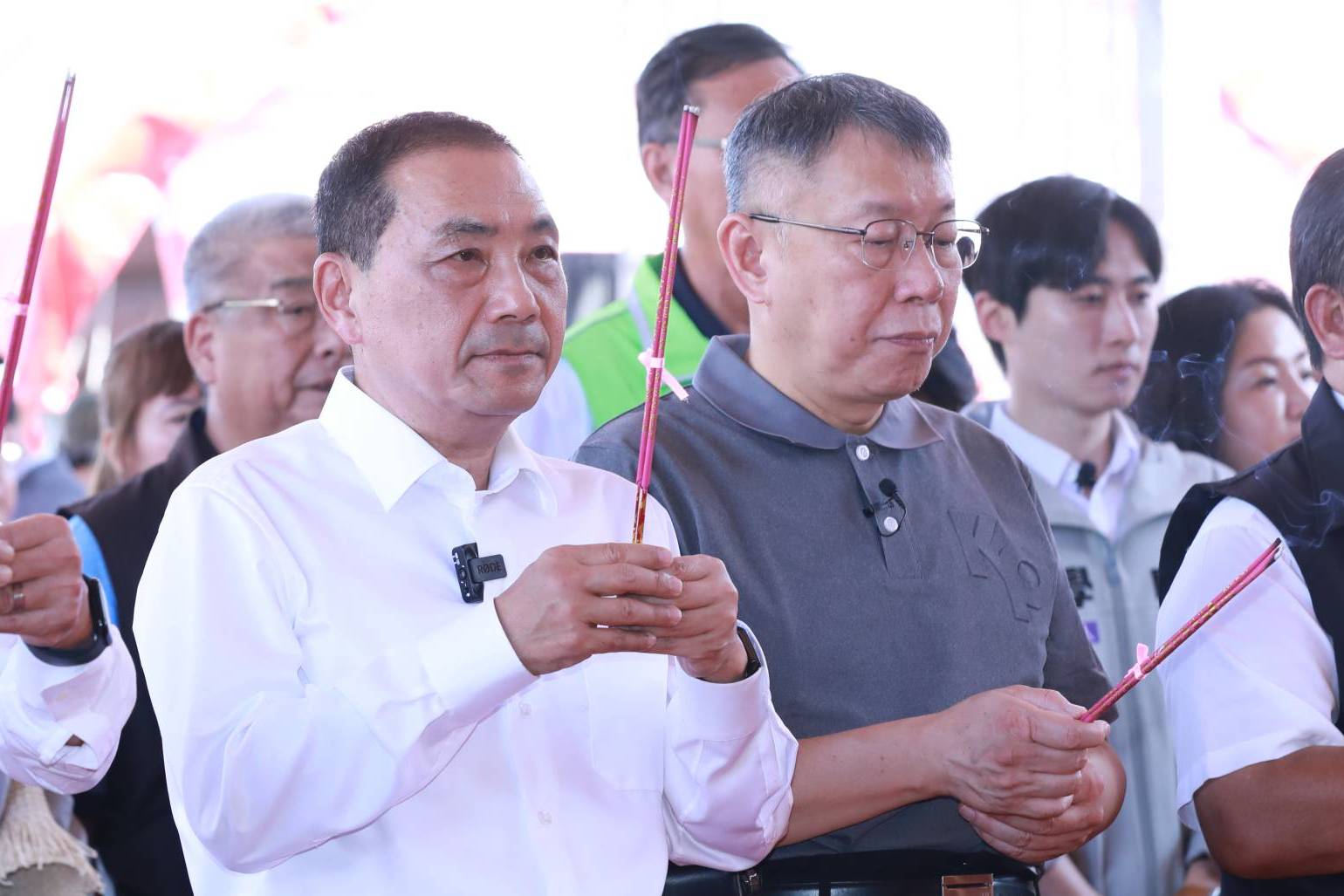 藍白近日積極談合作，不過今日侯友宜（左）與柯文哲（右）辦公室發言人仍在隔空唇槍舌戰。（本刊資料照）