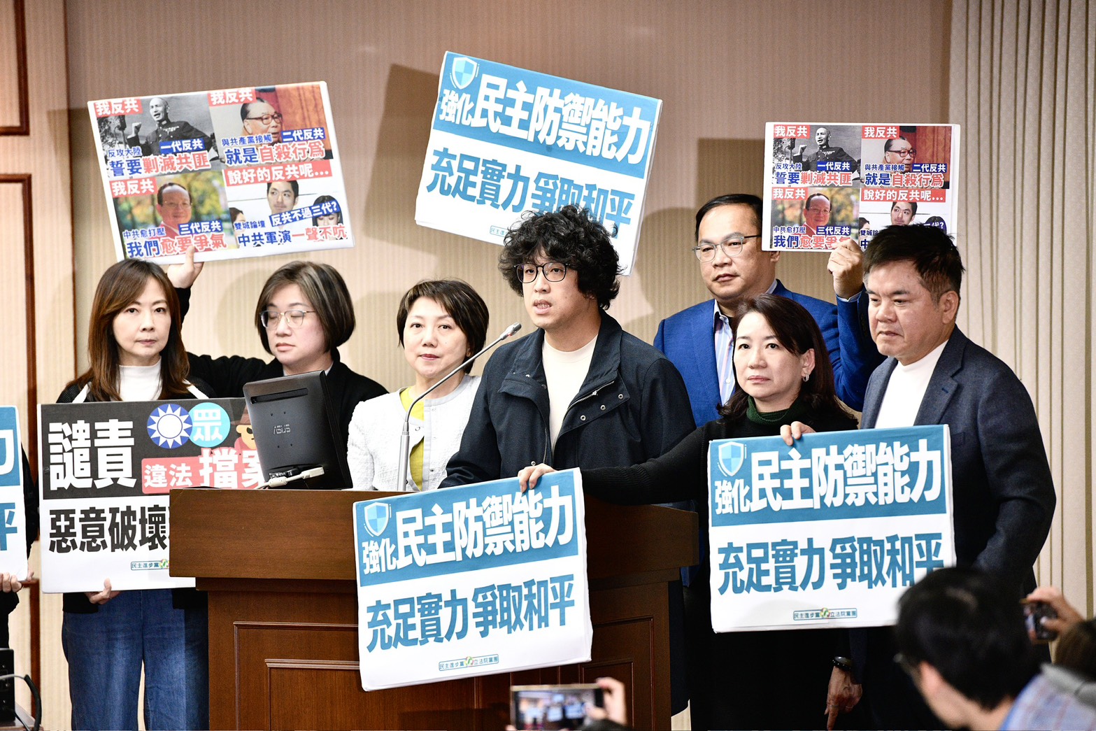 立法院程序委員會今日開會,藍白憑藉人數優勢,第五度封殺政院提出的1.25兆元國防預算。(鏡報李智為)