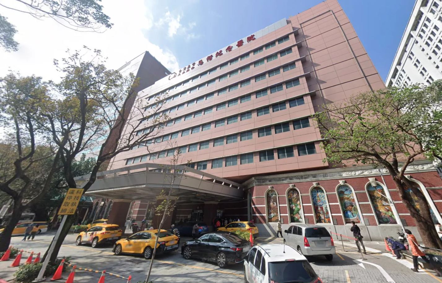 馬偕醫院去年以總價25億元購入台北市中山北路三段2筆土地及地上物，引發院內質疑價格高於市場行情。（翻攝Google Maps）
