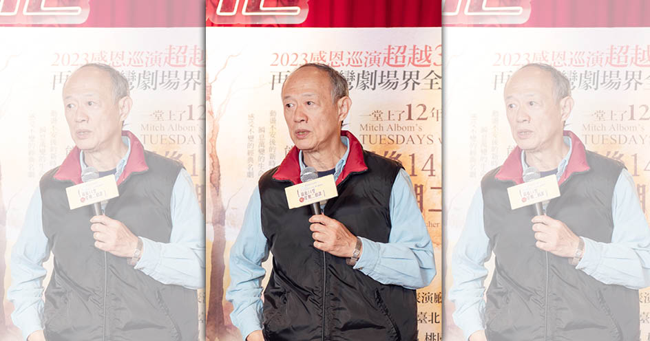 金士傑去接孩子放學時，常被誤認為是爺爺。（果陀劇場提供）

