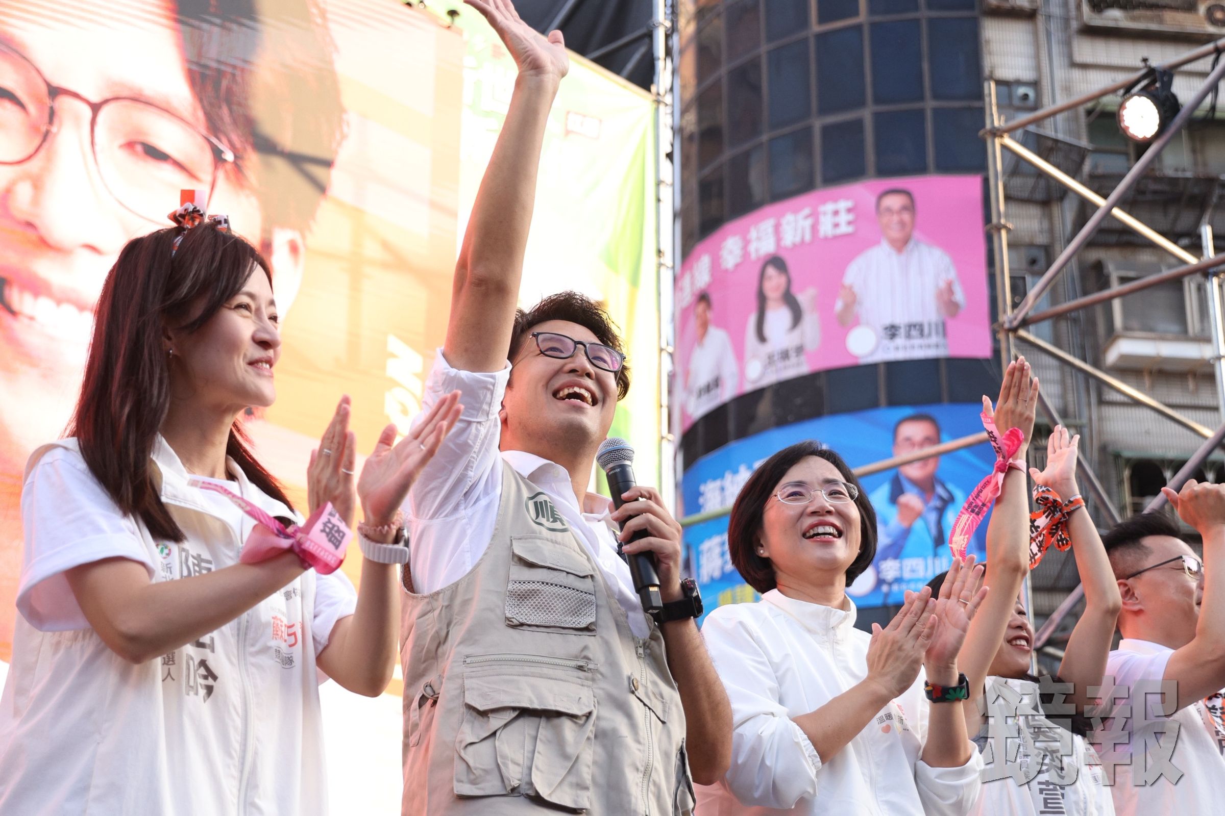 蘇巧慧和沈伯洋上週聯合造勢,「洋流慧聚」吸引大批支持者共襄盛舉。(鏡報劉耀勻)