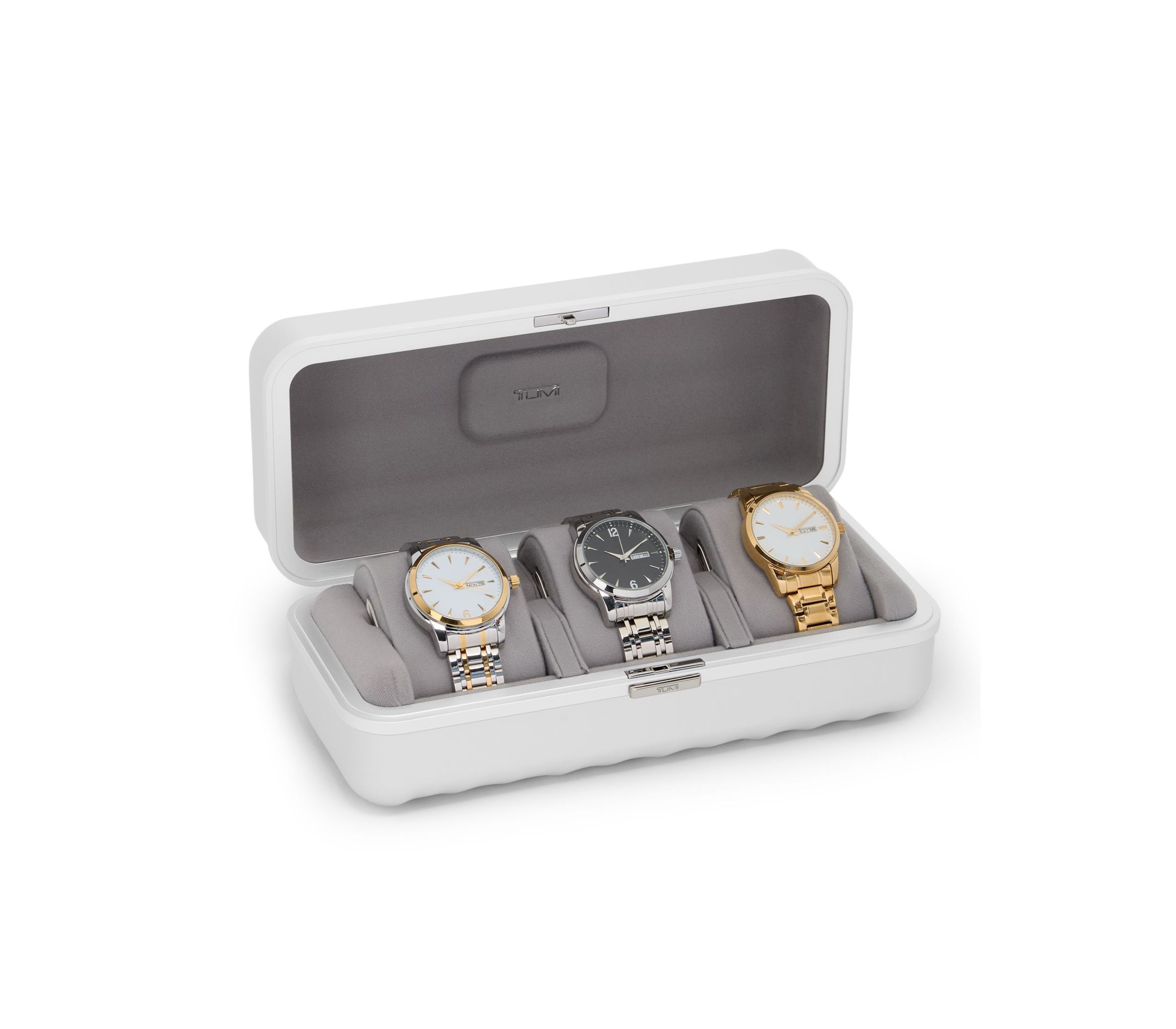 19 Degree Aluminum Watch Travel Case鋁合金旅行手錶盒。NT$21,800（TUMI提供）