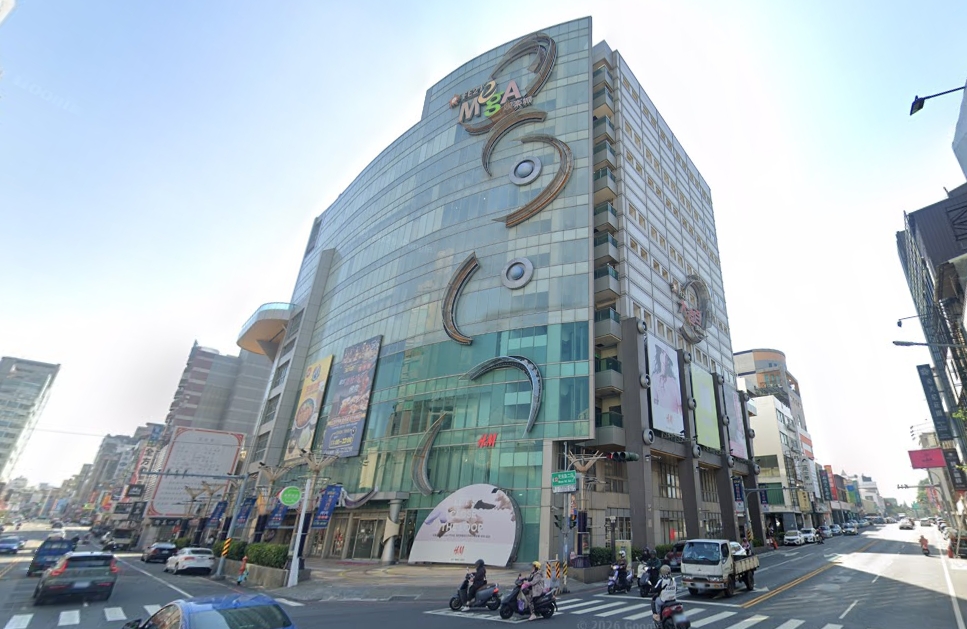 台南大遠百如今只剩下4家業者仍在經營。（翻攝自Google Maps）