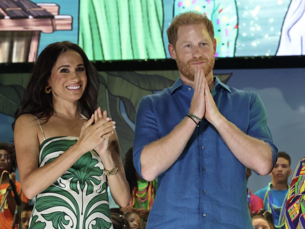 梅根（左）與哈利王子（右）脫離英國王室已經超過5年。（翻攝sussex.com）