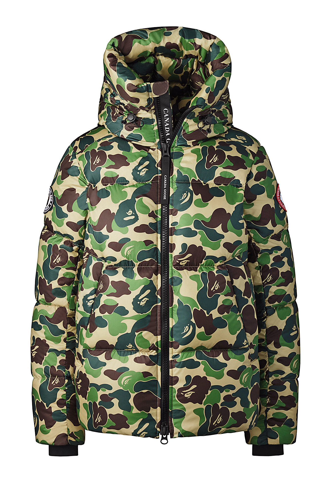 CANADA GOOSE x BAPE綠色迷彩羽絨外套 NT$44,000(Canada Goose提供)