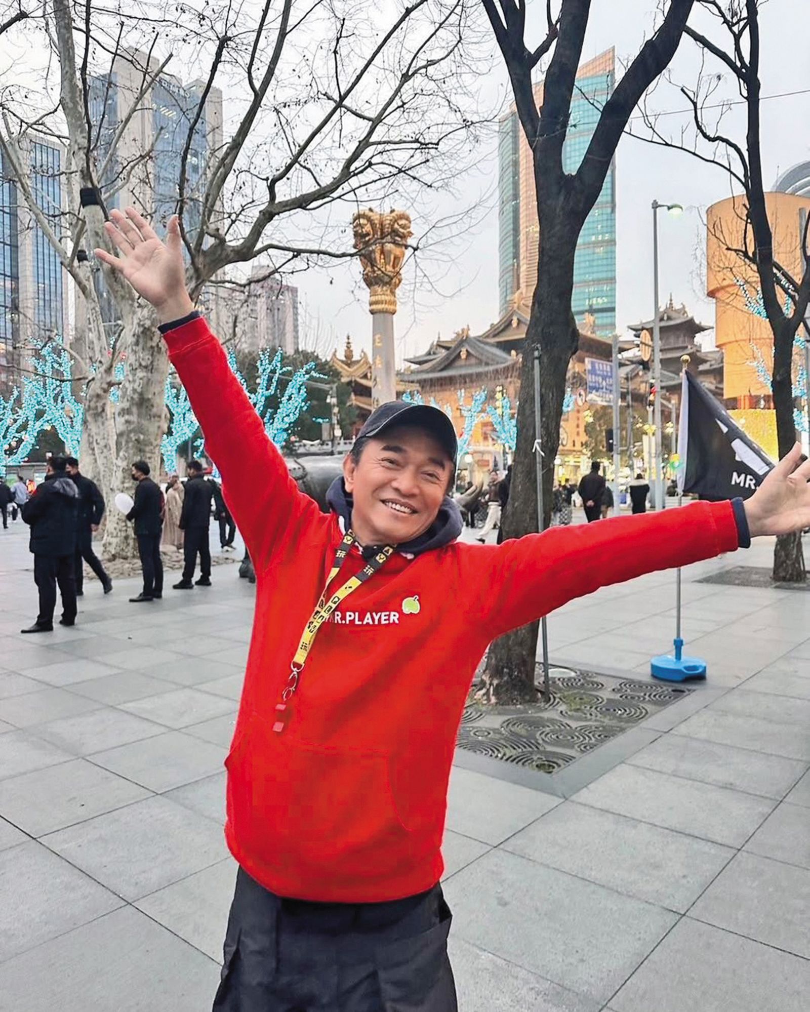 已婚的吳宗憲曾與安苡愛私下遛狗、互動密切。(翻攝自吳宗憲IG)