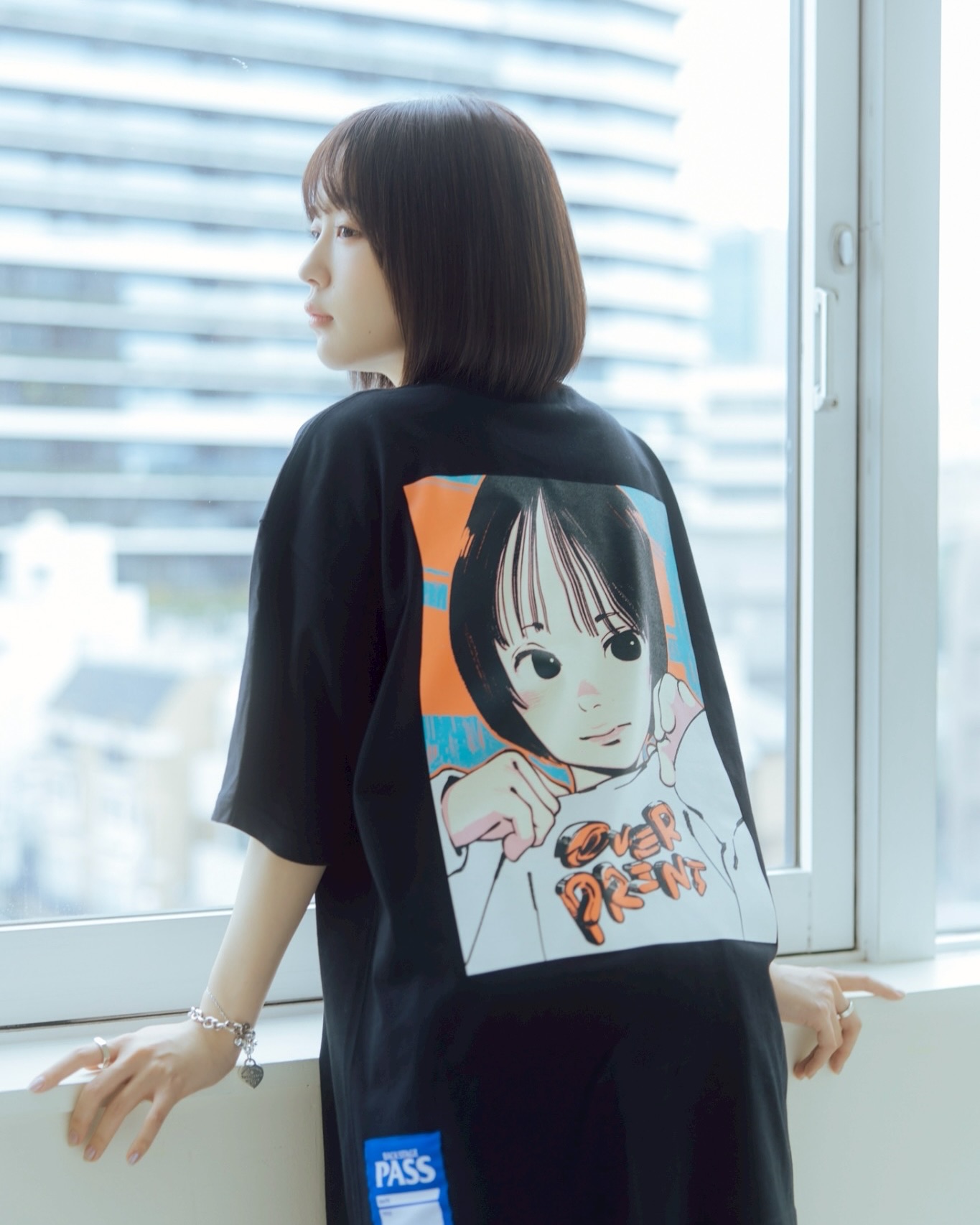 Naenano身穿親自參與設計的Over Print服裝系列。（Over Print提供）