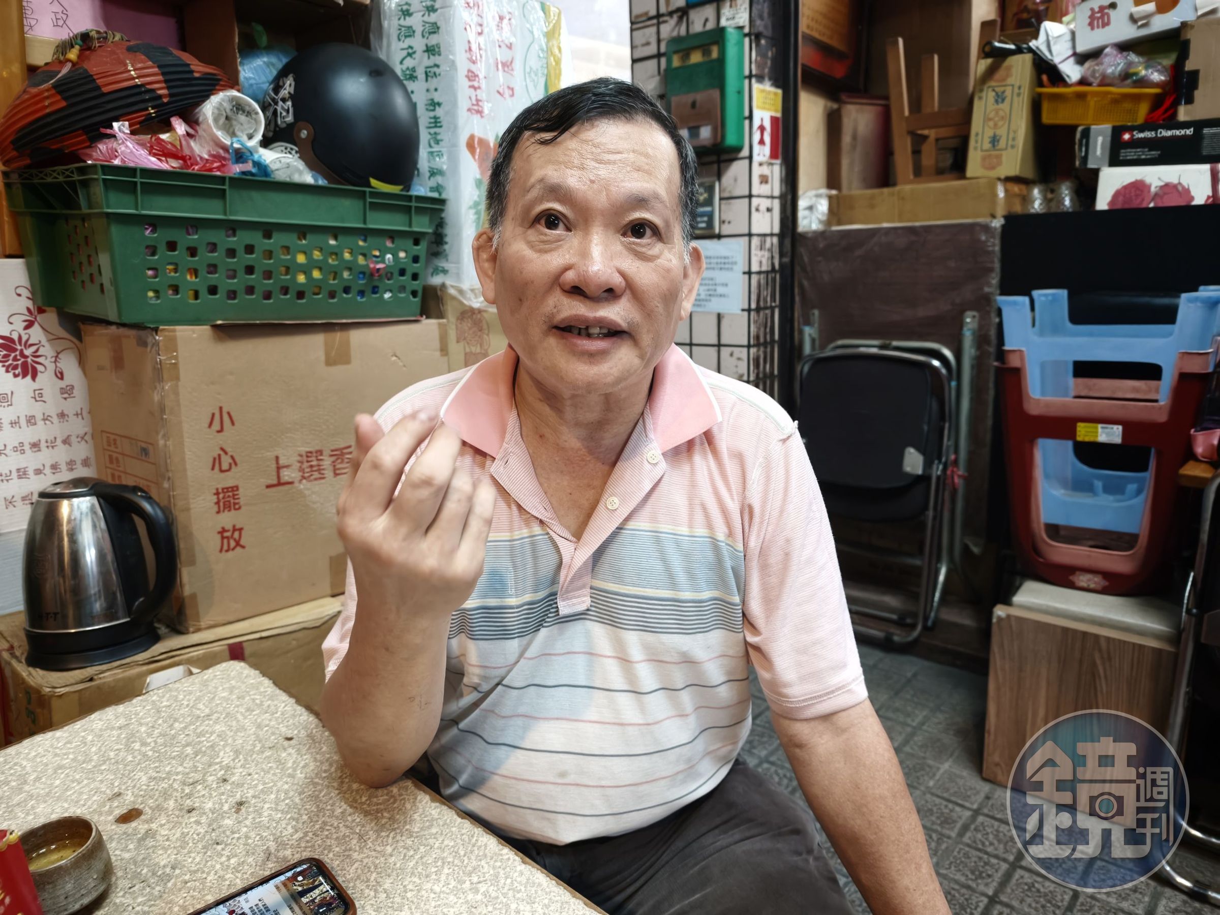 王柄忠父親認為,廟方已經盡量減少焚燒量,希望鄰居相互尊重。(梁佑全攝)