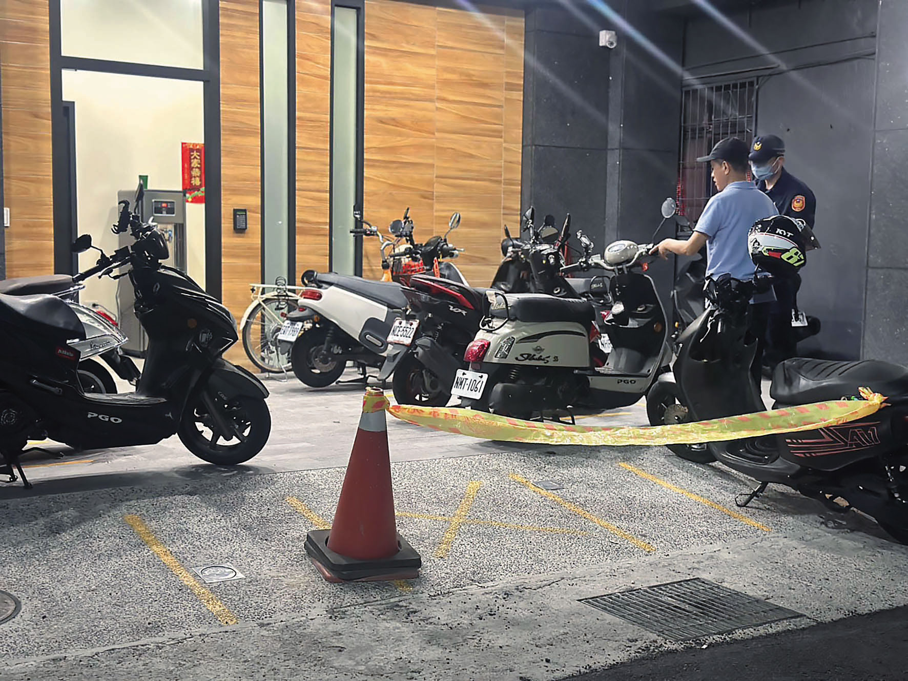 台中接續發生2起情侶情殺案，圖為西區雙屍命案處。（鄧玉瑩攝）