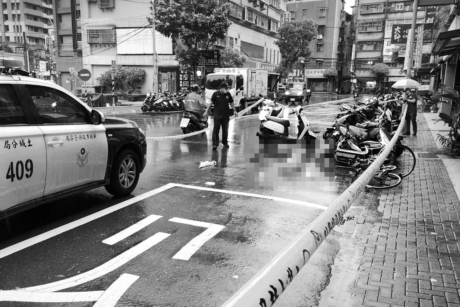 新北土城明德路二段今日發生2死凶殘命案，凶嫌謝男社群紀錄遭起底。（翻攝畫面）