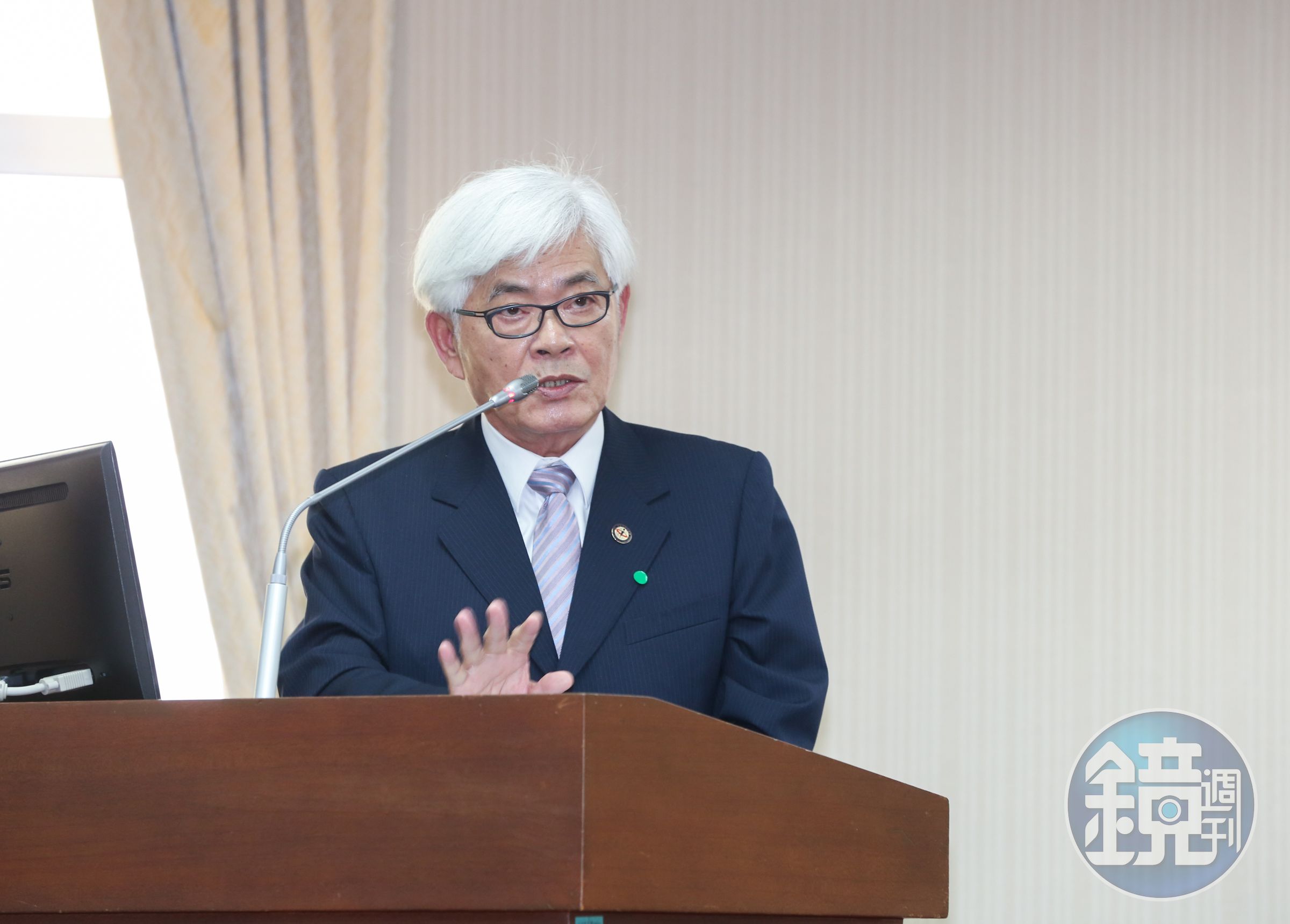 中選會主委李進勇今天到基隆視察謝國樑罷免案連署人名冊查核引發爭議。(本刊資料照)