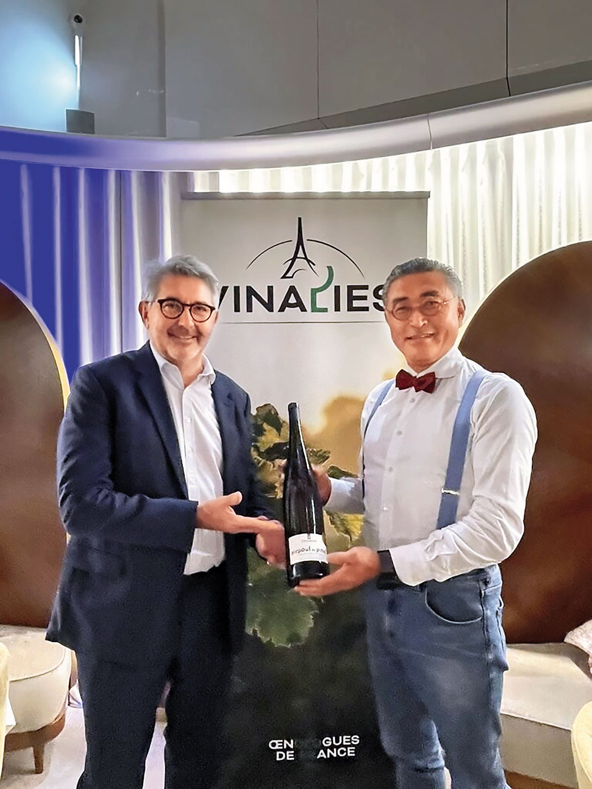 台糖與高雄餐旅大學合作，釀出農藝蘭姆酒奪下2025年世界金獎。（陳千浩提供）