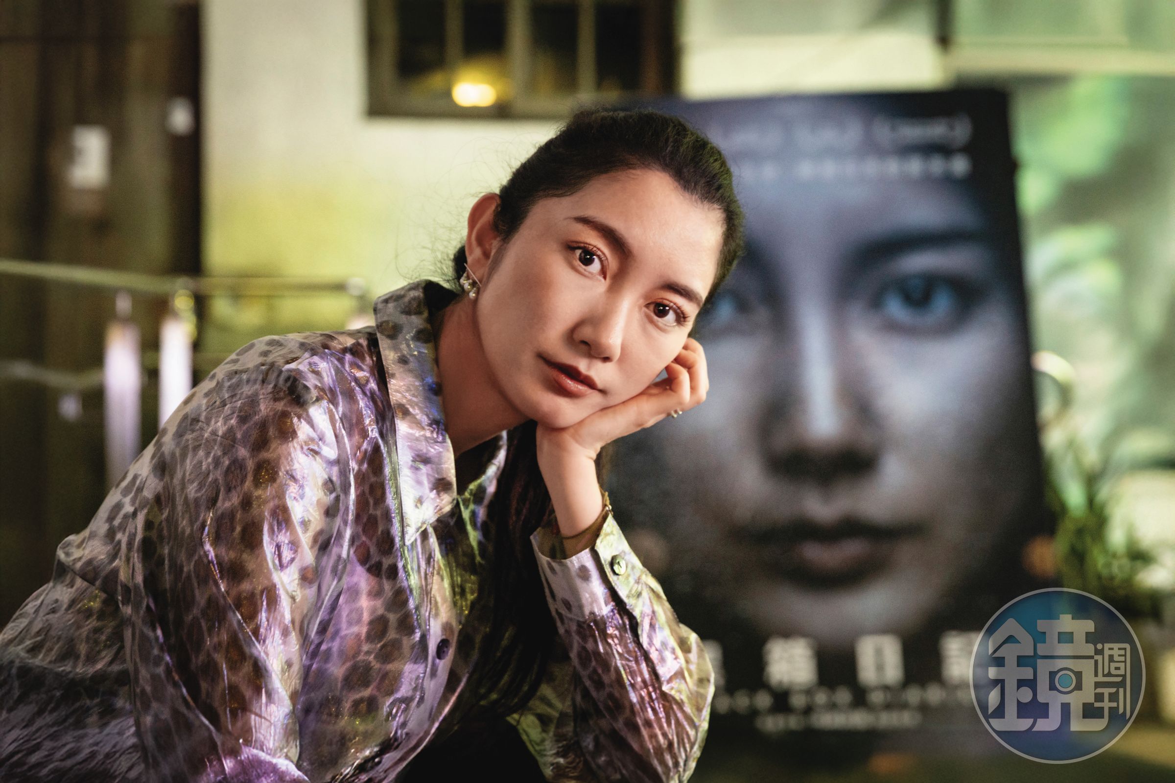 《黑箱日記》中，伊藤詩織以導演和記者的身分調查自己的案件。