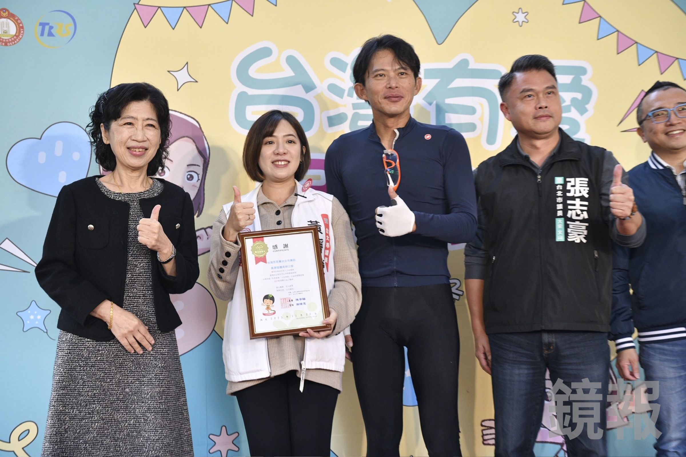 黃國昌昨在黃瀞瑩的活動中喊出民眾黨2026台北市議會要「4+2全壘打」