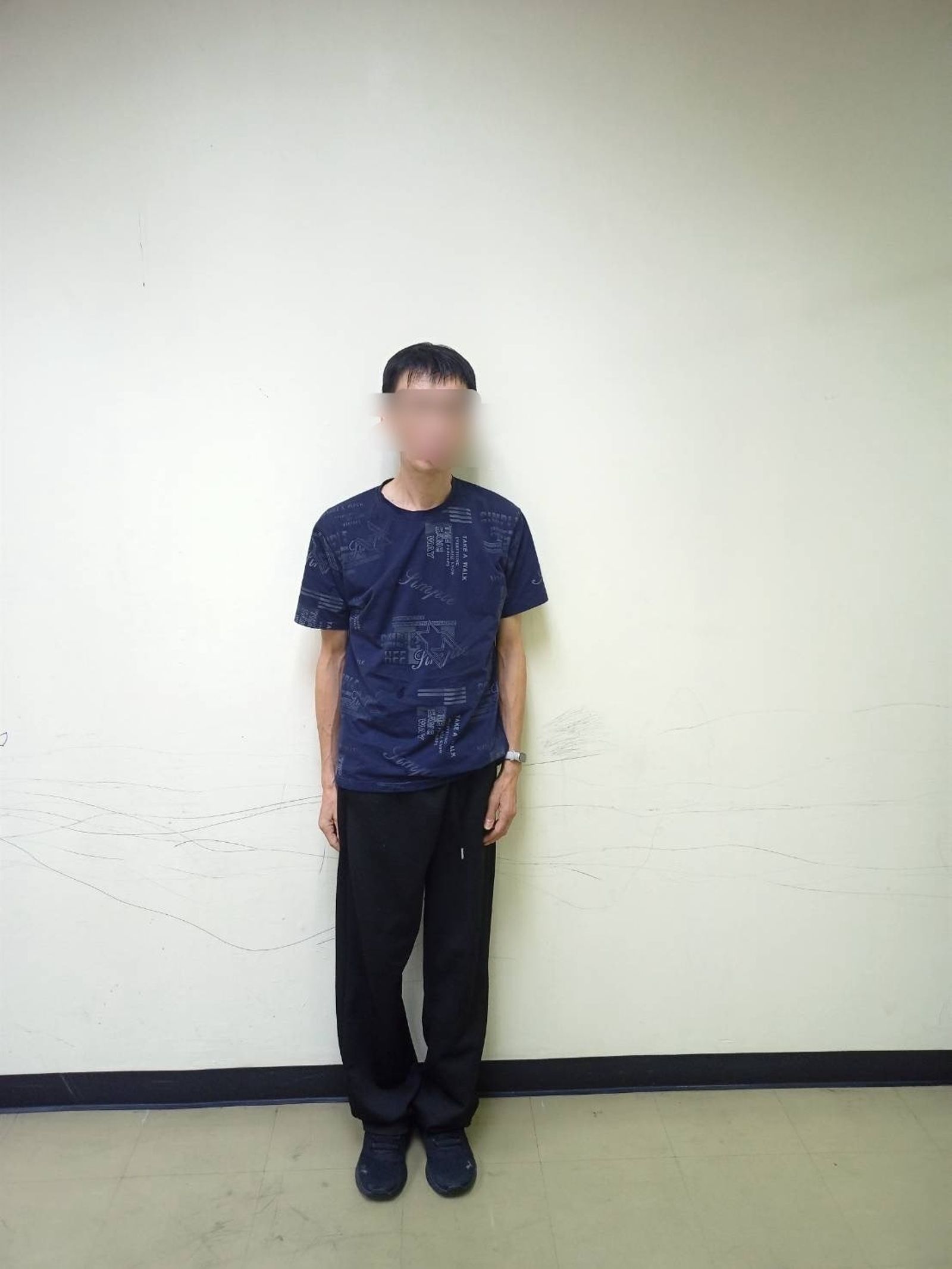 1名台灣男子涉嫌將多隻受保護的野生動物藏於身上，企圖偷運出境返台。（翻攝自กรมอุทยานแห่งชาติ สัตว์ป่า และพันธุ์พืช ）