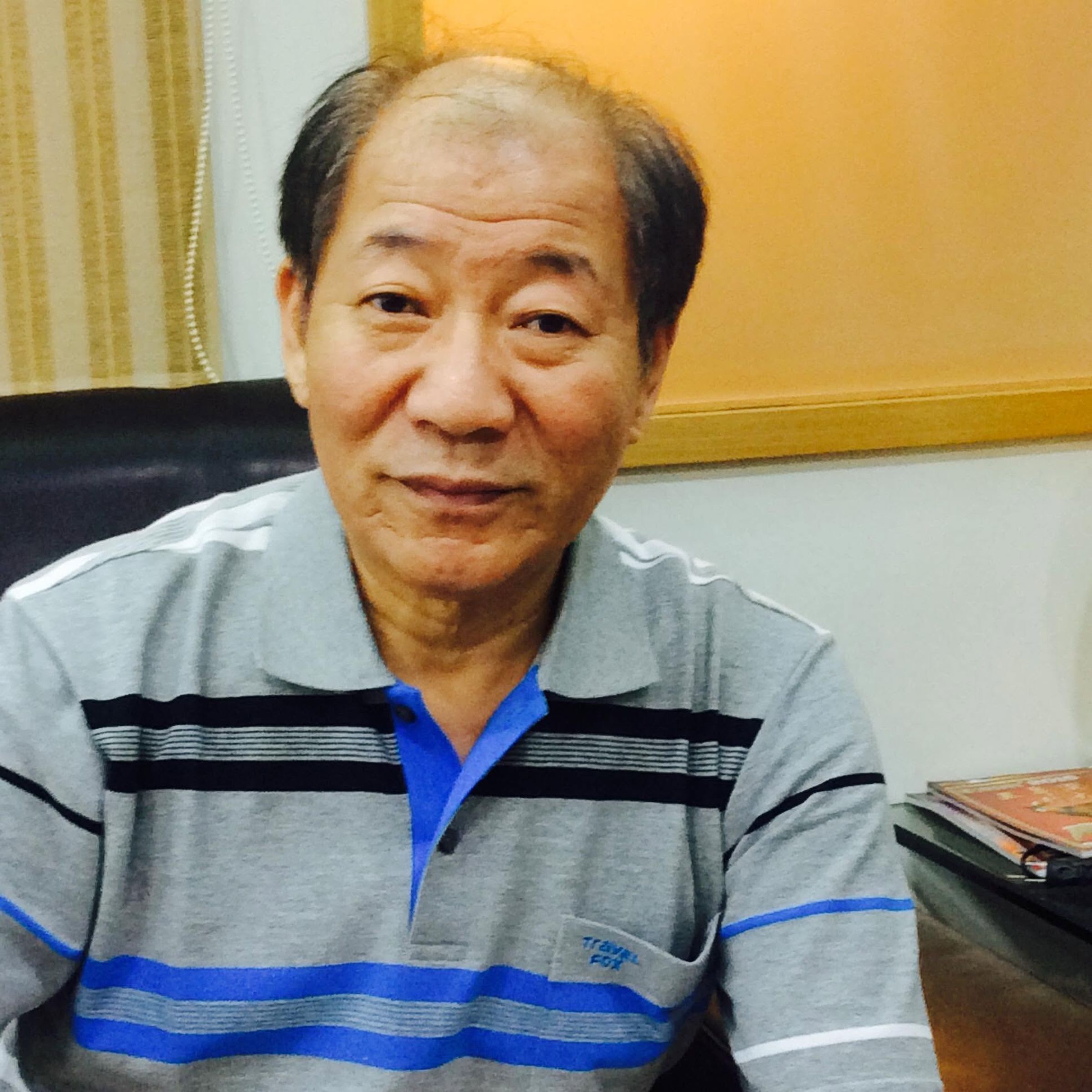 范姜炳煌在造勢場合上語出驚人「我是既得利益者！」更爆料直呼「我的建案就在輝達旁邊，步行距離5分鐘就到了。」（翻攝自范姜炳煌臉書）