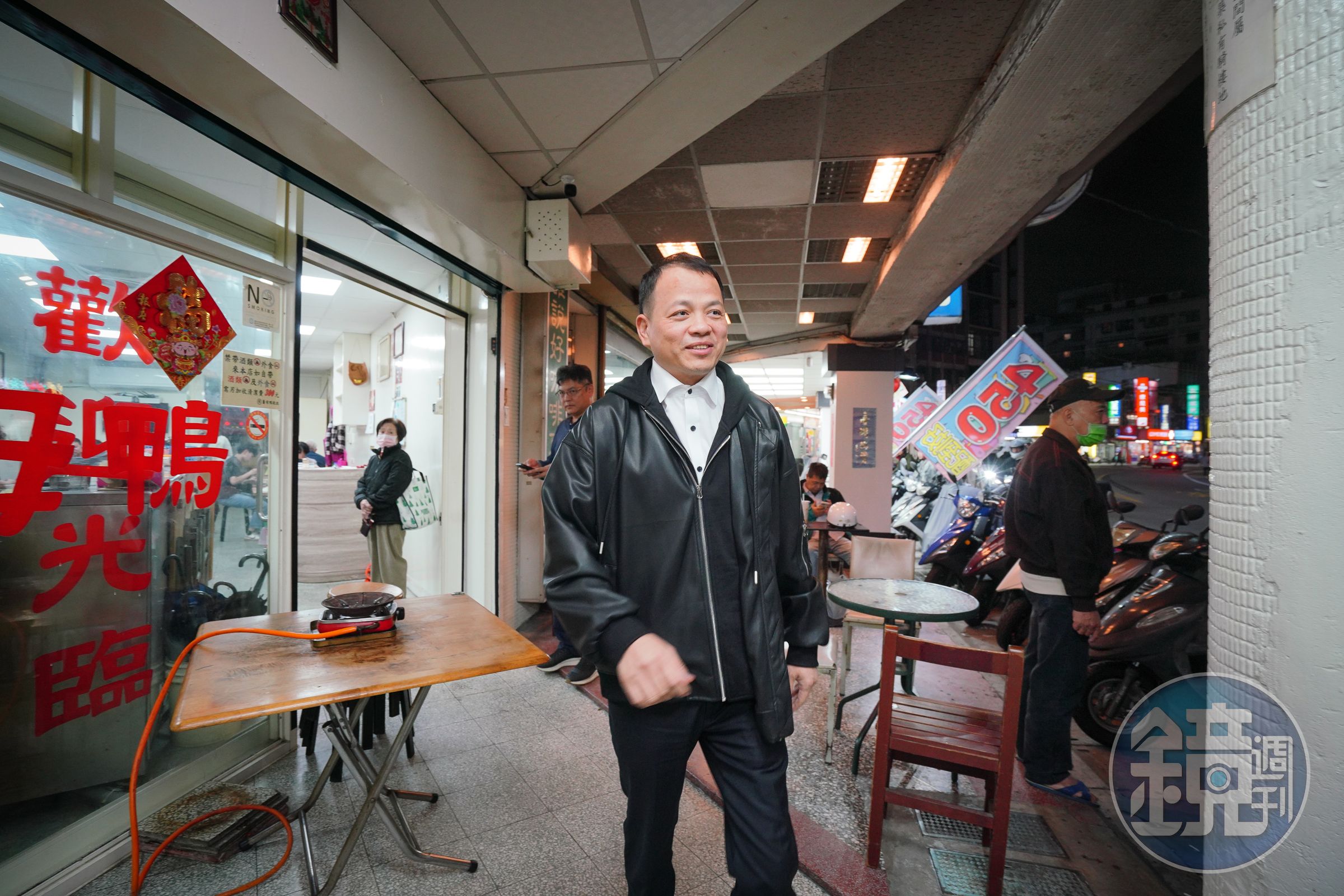 吃了30年的老客人陳文裕，如今是侯薑母鴨合夥人。