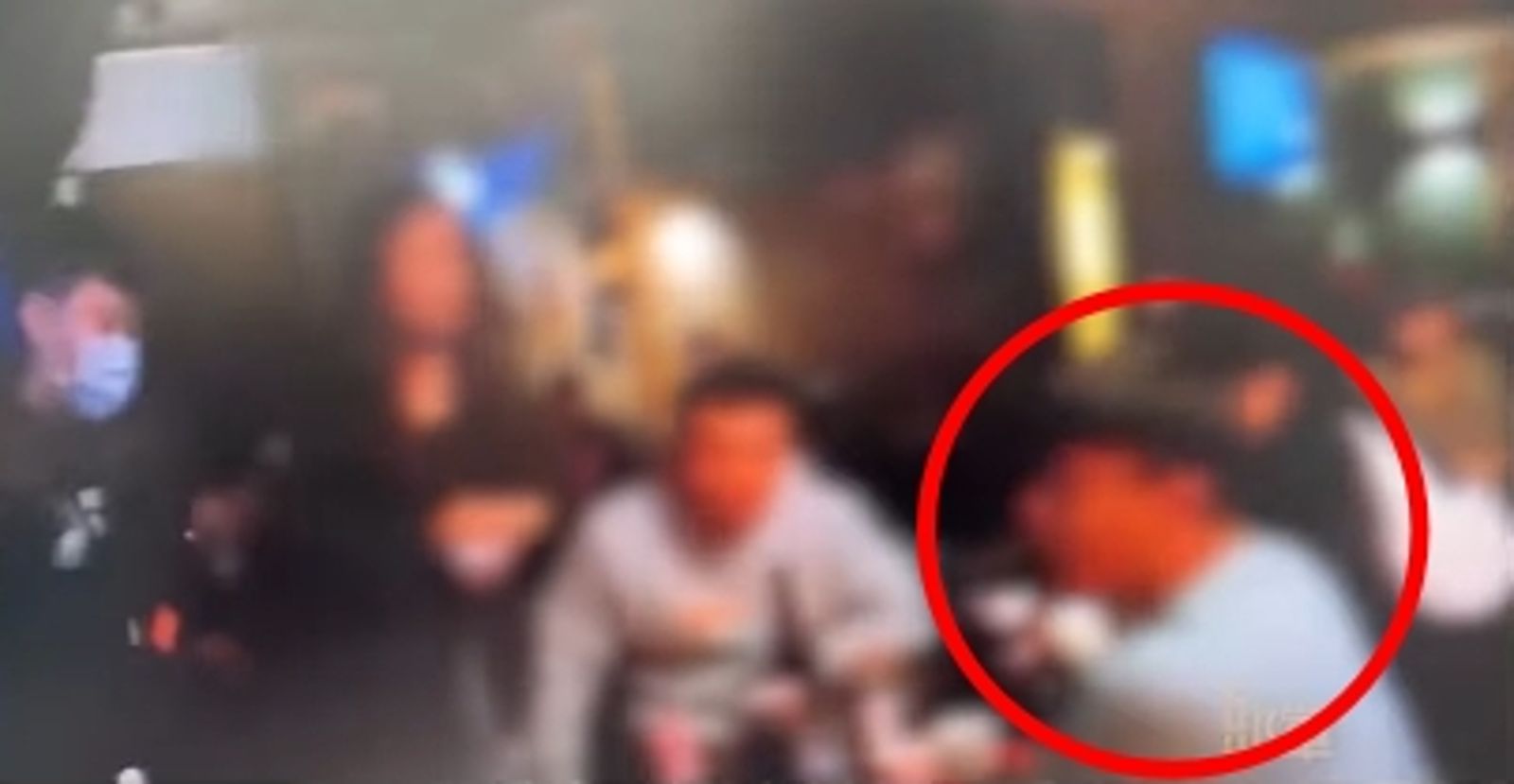 現場畫面曝!邱軍不服向警抱怨:是他打我 才因酒駕判10年...再爆酒吧大亂鬥「當場變現行犯」