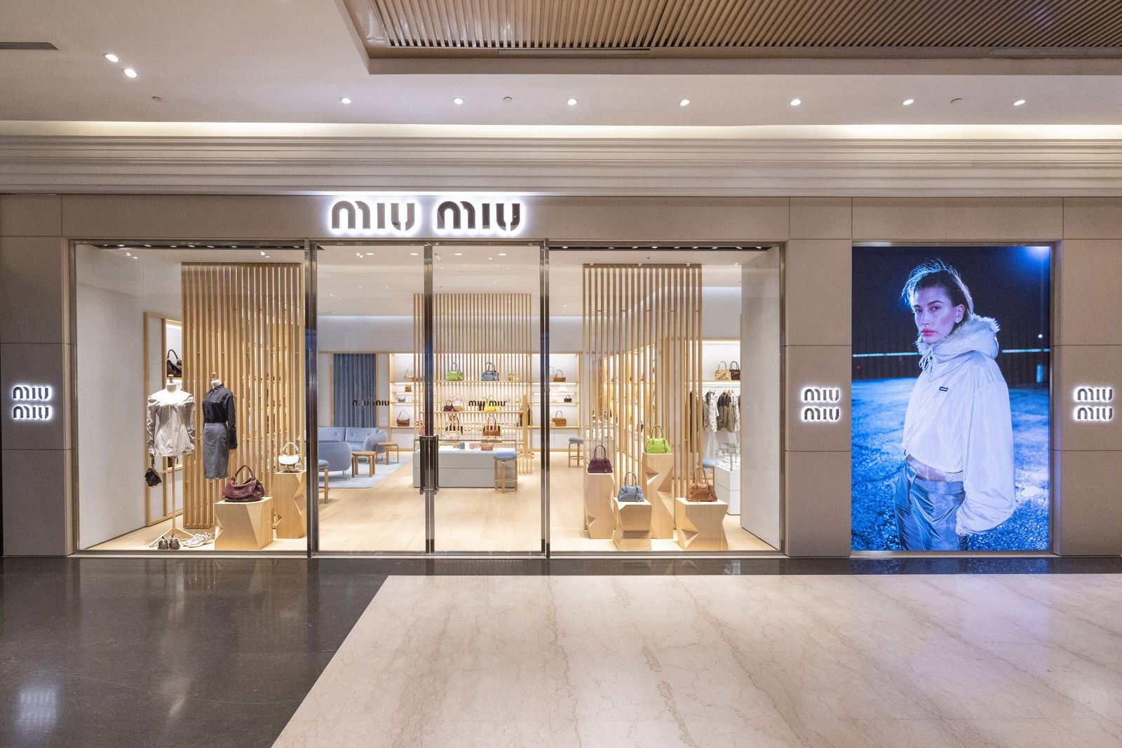 信義區必逛新據點 MIU MIU全台最大店獻上Upcycled系列