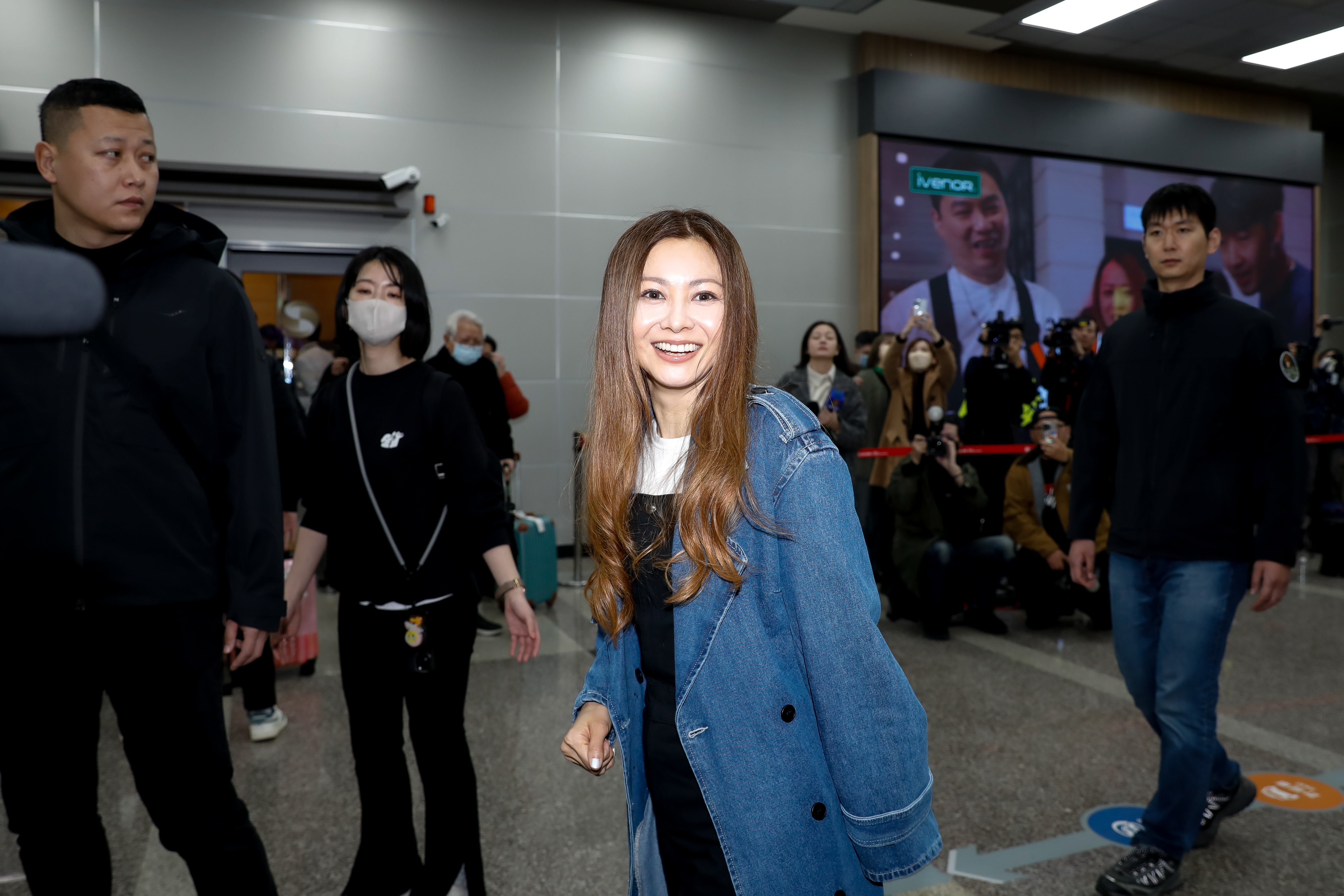 日本歌姬倉木麻衣睽違5年再訪台北，凍齡美貌讓大家都被迷住啦。