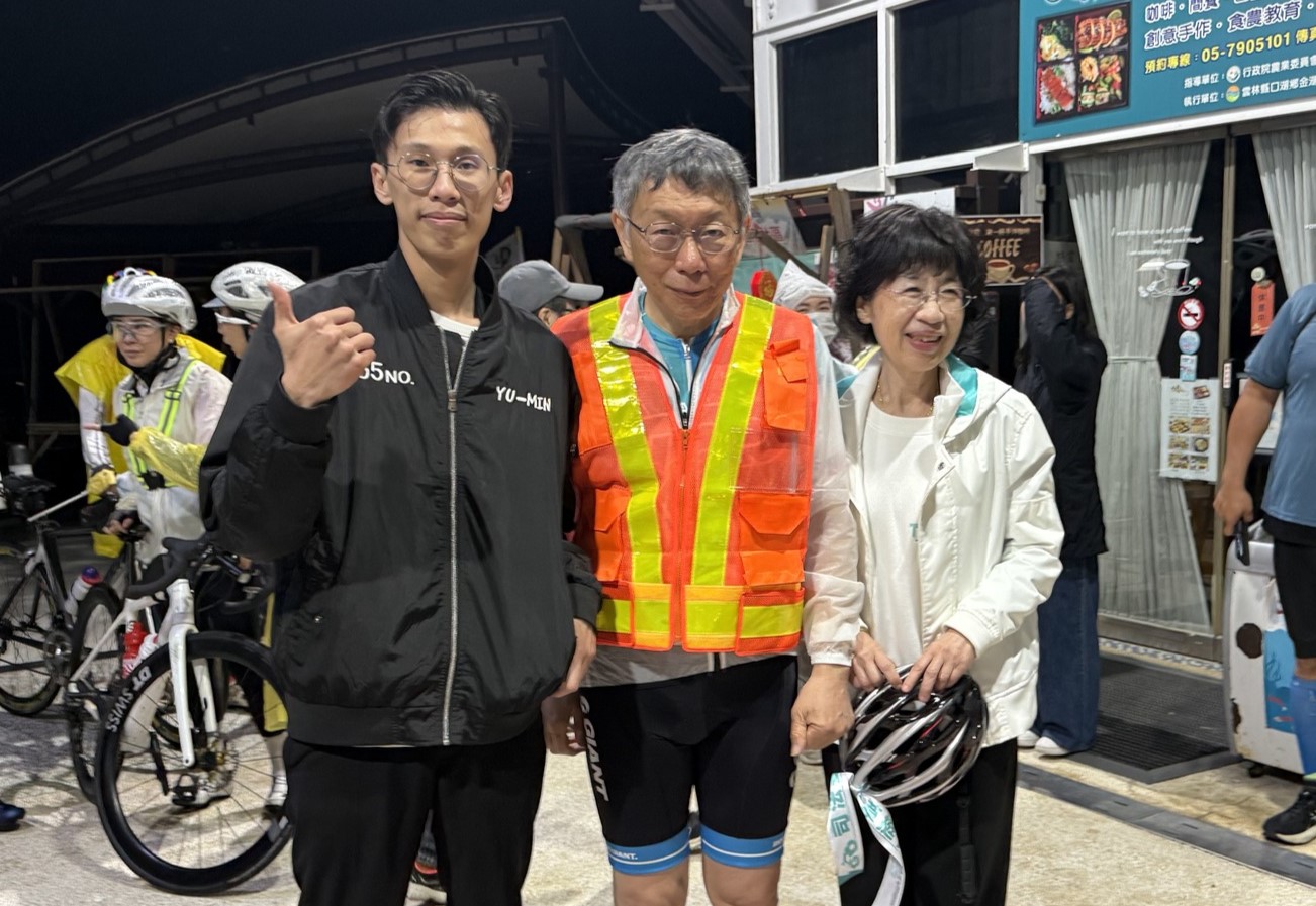 王竣毅（左）欲代表民眾黨參選雲林縣議員，引發地方黨部退黨震撼彈。（翻攝自王竣毅臉書）