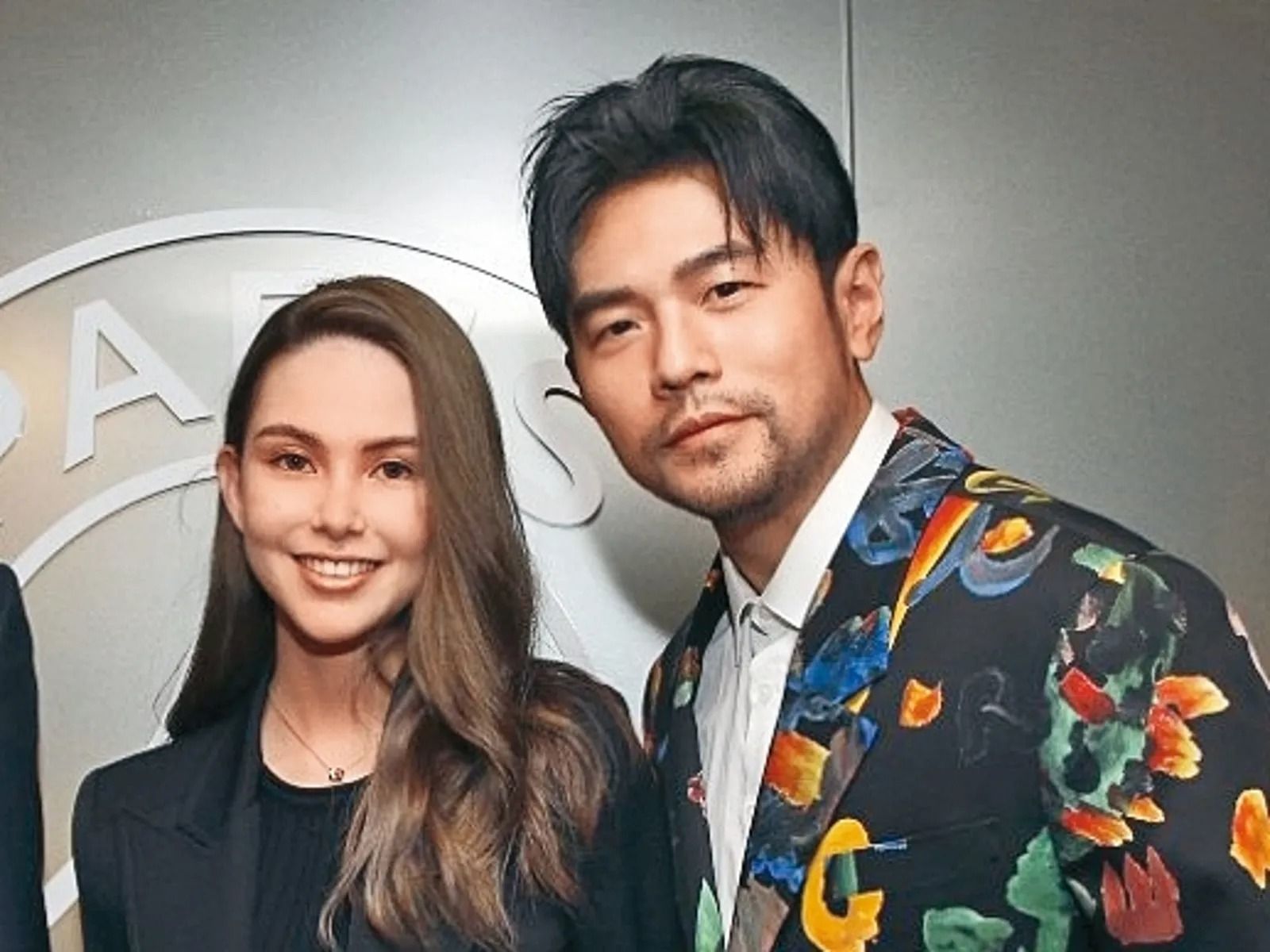 天王結婚前「地下情藏4年」 工作人員組人牆防偷拍