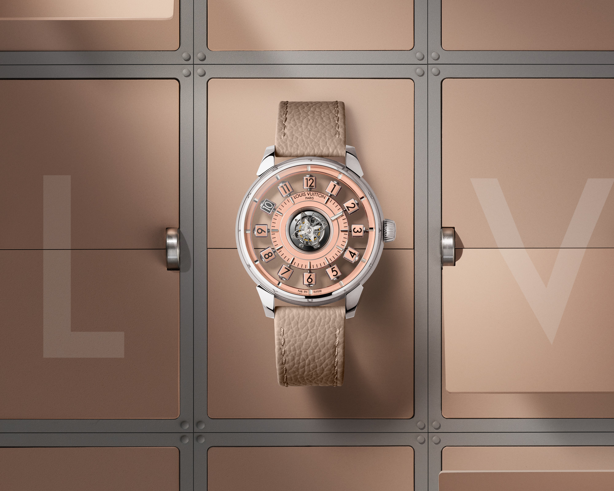 Tambour Spin Time Air鮭魚粉色飛行陀飛輪鉑金腕錶。NT$6,550,000（LOUIS VUITTON提供）       