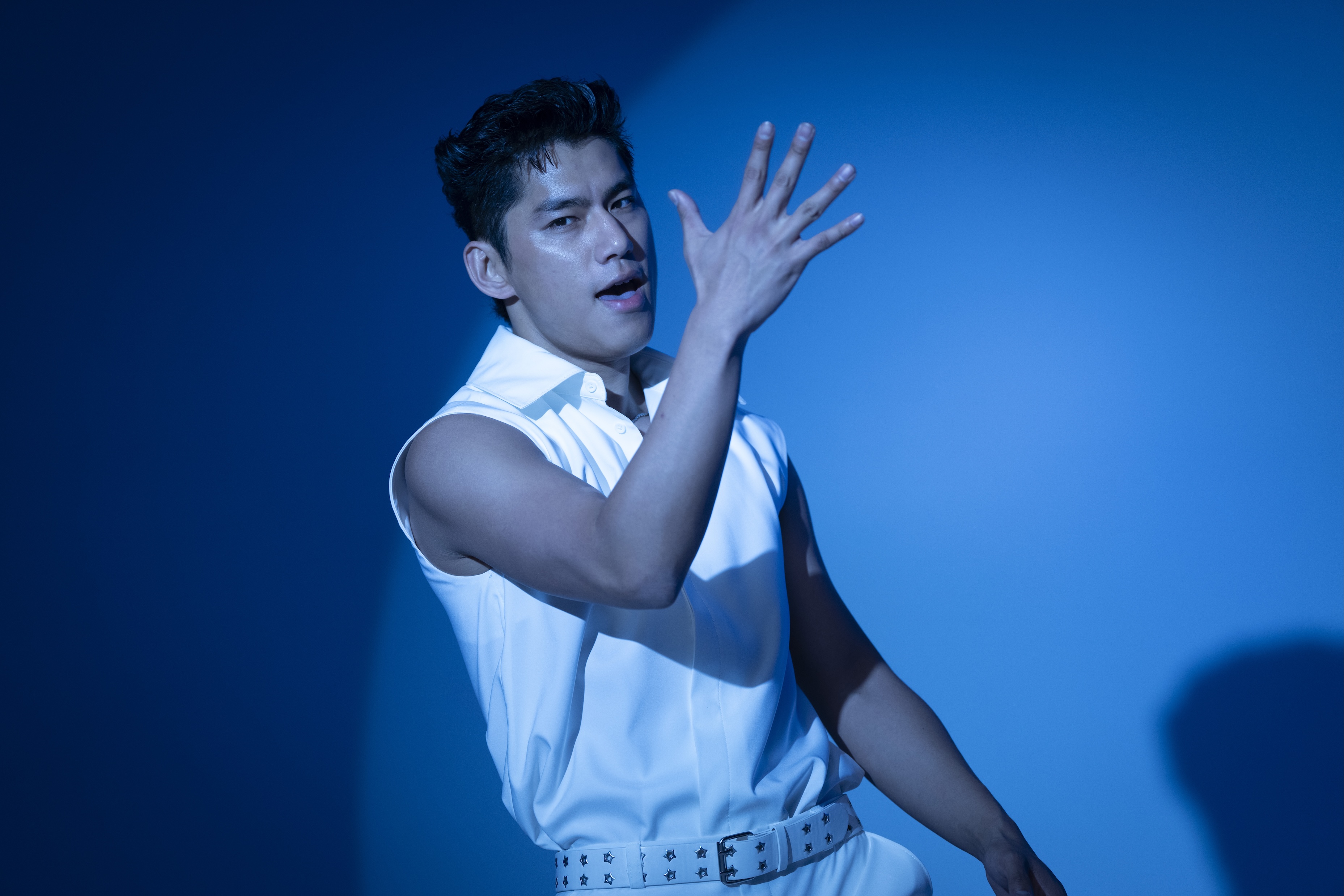 朱軒洋飾演出道即巔峰的樂團歌手。（公視提供）
