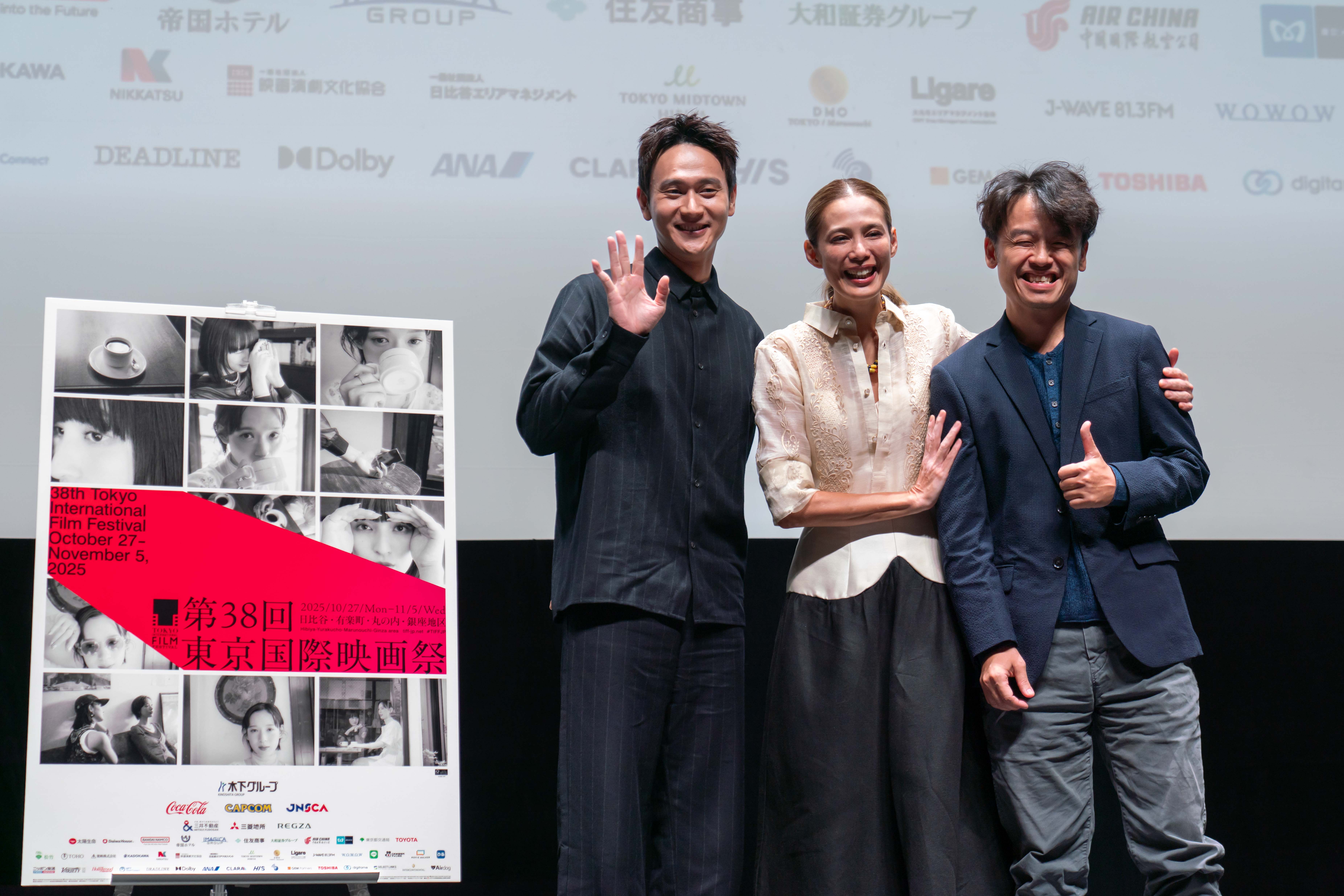 導演唐福睿與演員劉冠廷、菲律賓女星安潔兒艾奎諾，現身《丟包阿公到我家》於東京影展的首映映後。（鏡文學、客新聞提供）