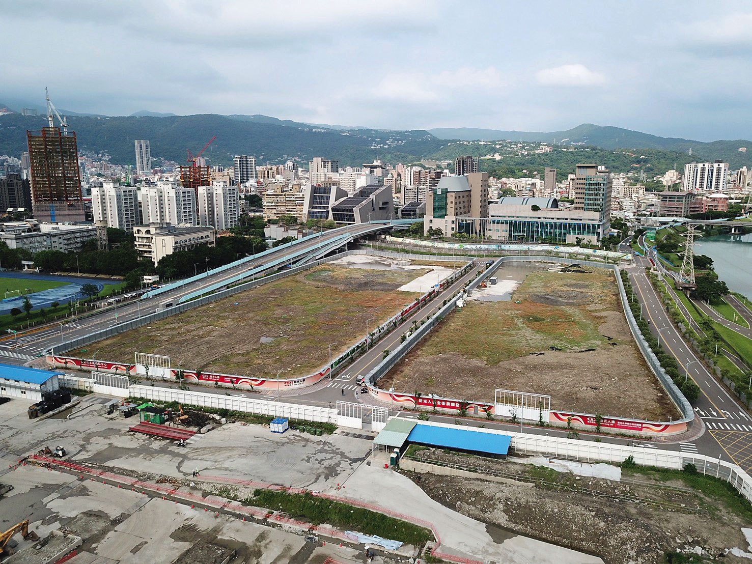 輝達看中原先新壽標下的T17、T18土地，但現在還有2關卡要通過。（鏡報新聞網李智為）